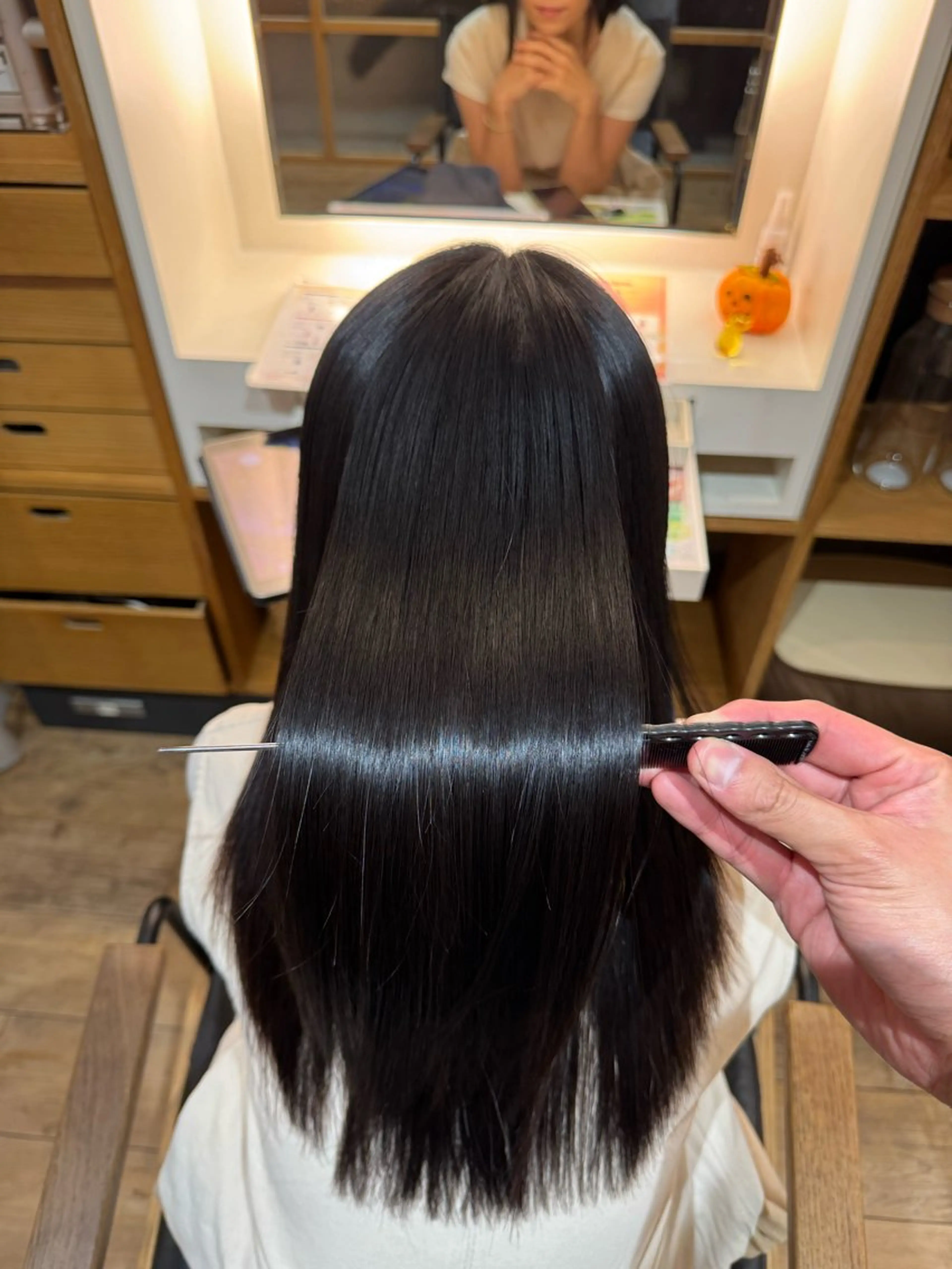 セミロング カット 縮毛矯正 トリートメント afloatkobe所属・美髪/髪質改善 川口凌弥のヘアスタイル