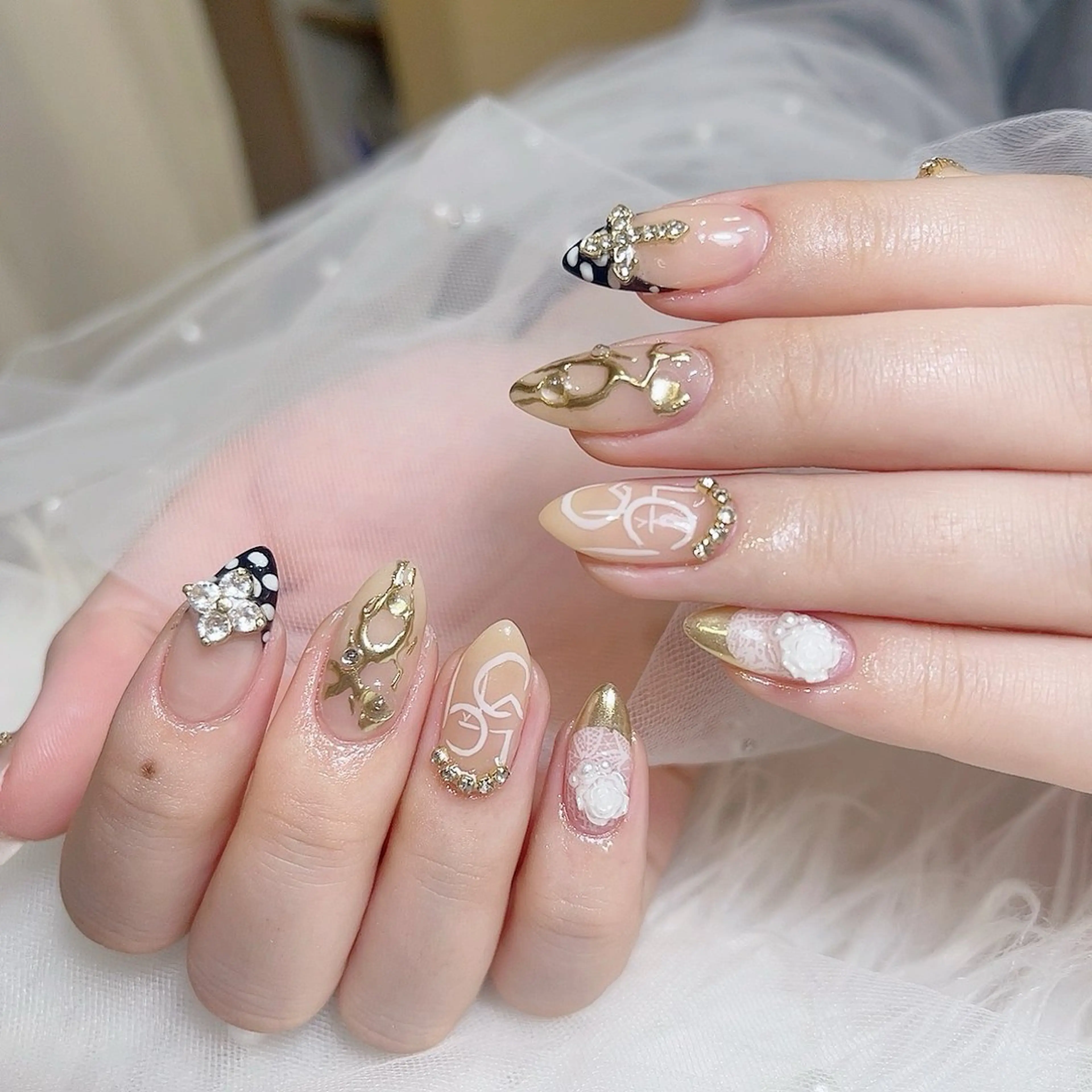 ミディアム ハンドネイル Chiin Nailのネイルデザイン