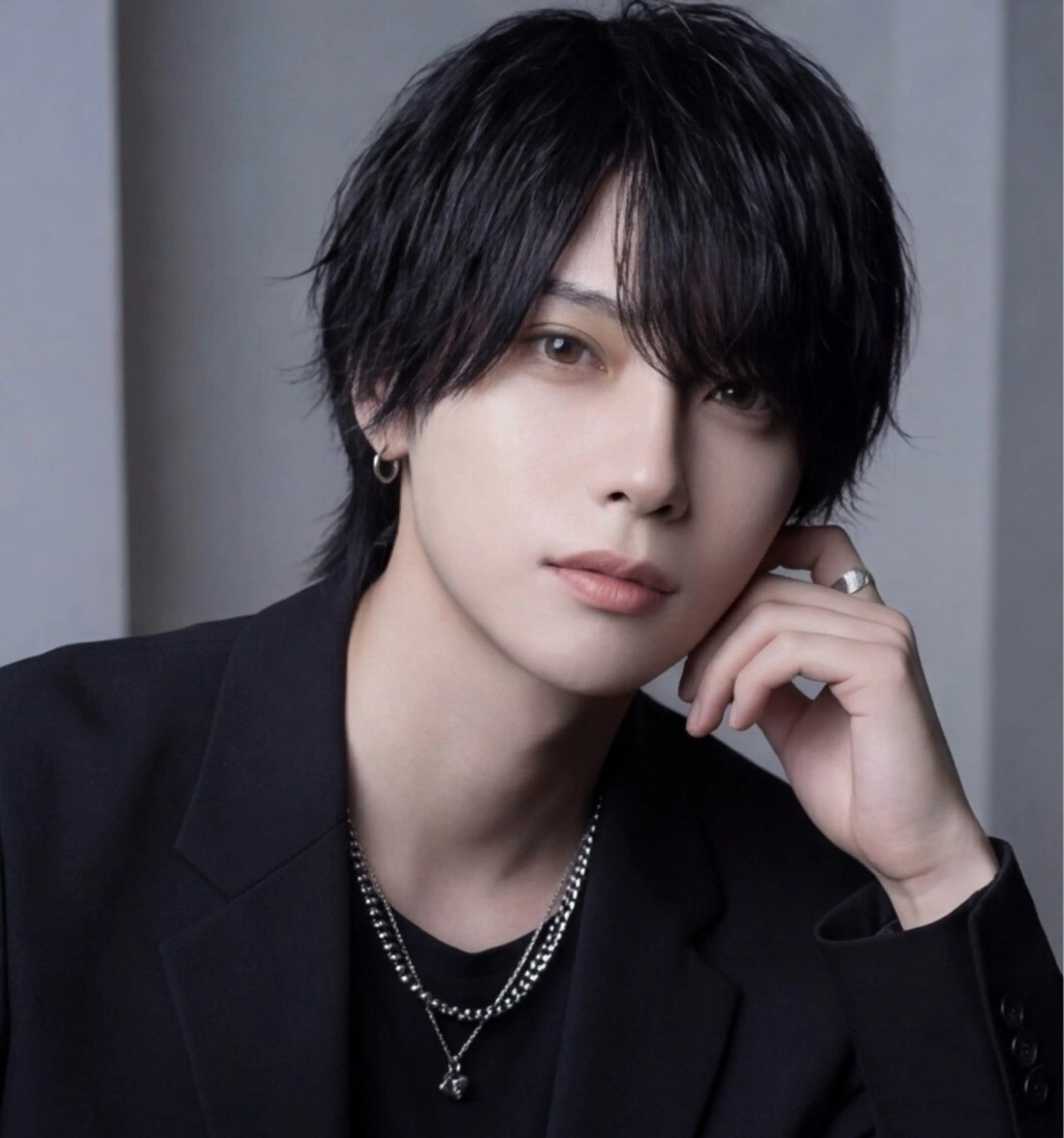 ショート メンズ センターパート ダウンパーマ メンズインナーカラー カルマパーマ メンズ韓国風 【F.O.F】大野航 似合わせカットのヘアスタイル