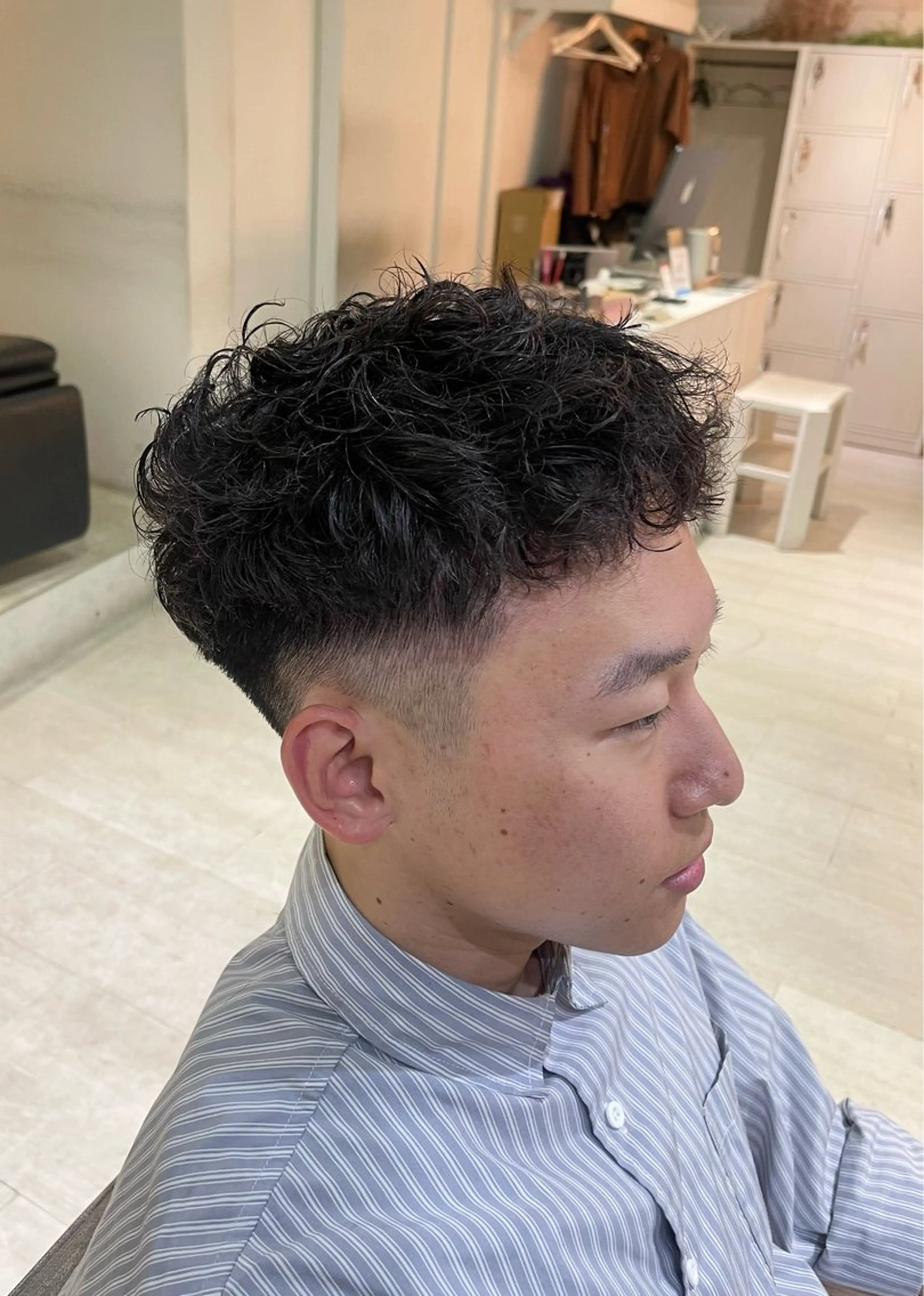 メンズ カット パーマ トリートメント 東梅田エリアカラー ヘアセットNo. 1のヘアスタイル