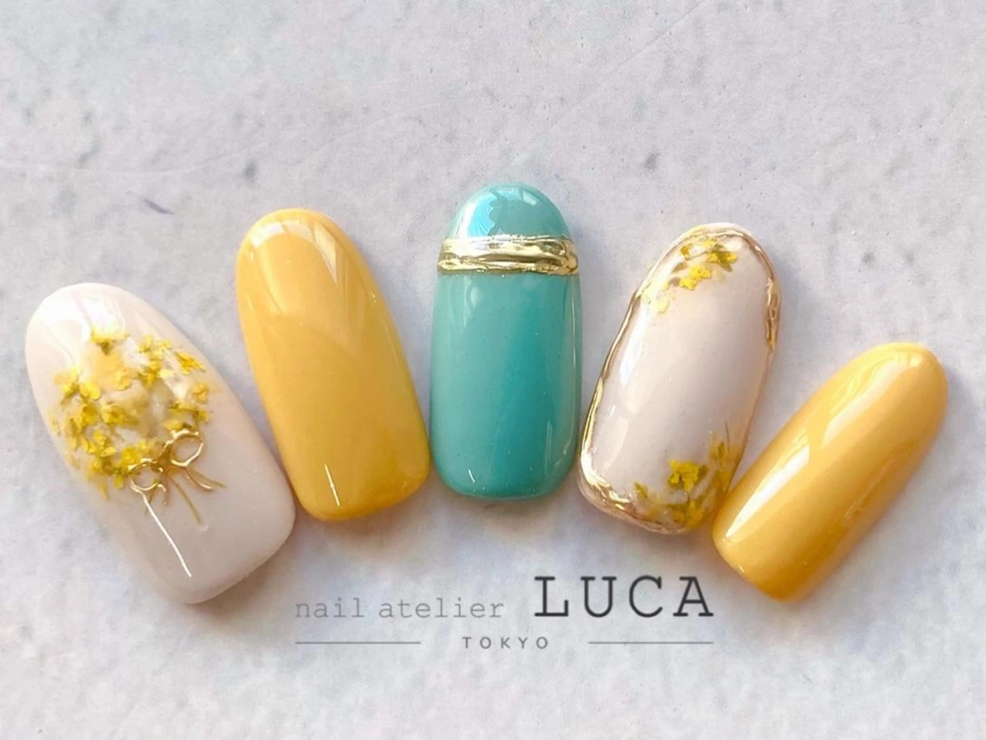 ネイル アートネイル オーロラネイル クリアネイル 長さ出し フットネイル ハンドネイル ネイルアトリエルカ スタッフのネイルデザイン