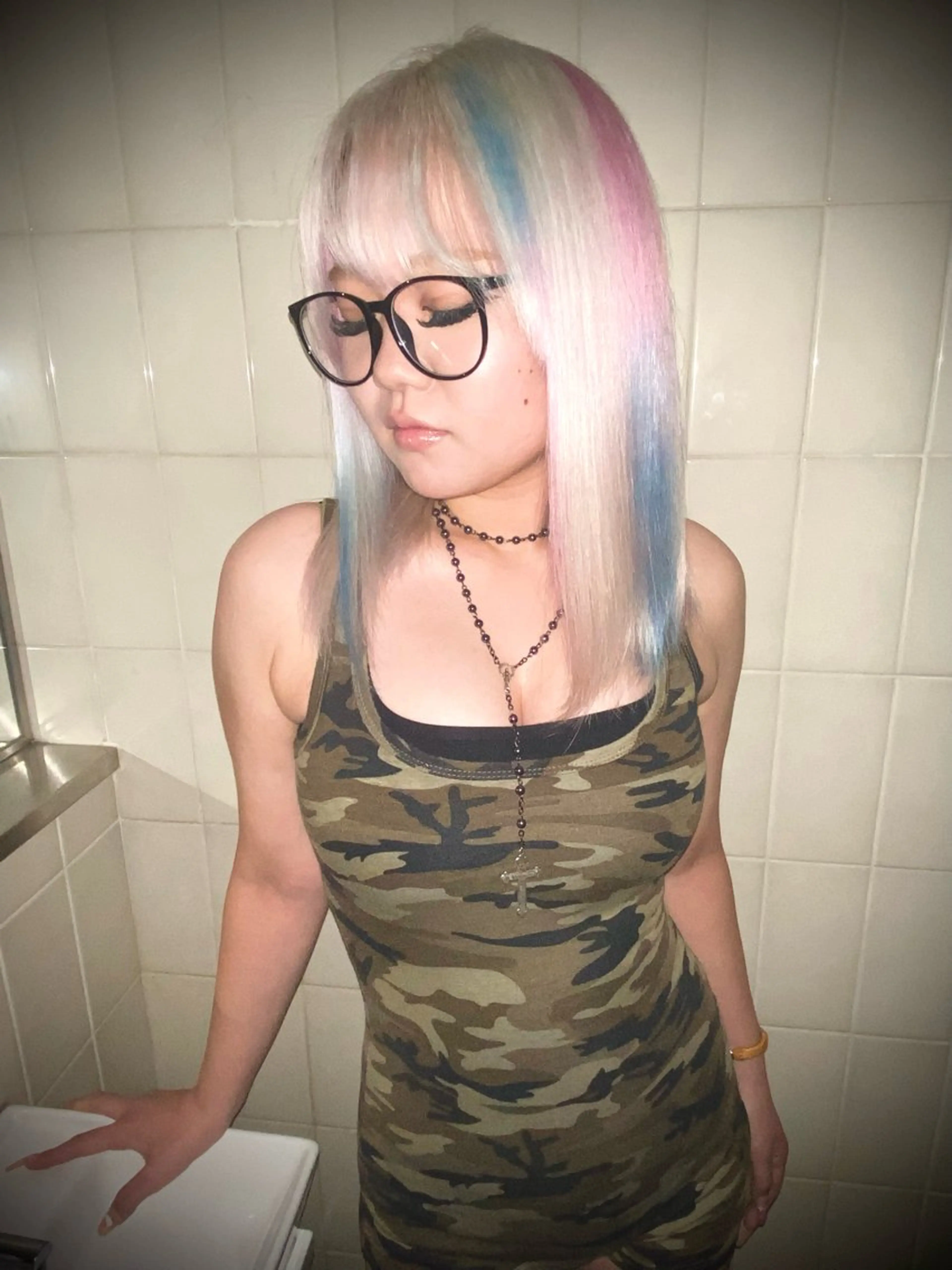 [デザインカラー]カット＋2回ケアブリーチ＋オンカラー＋デザインカラー＋1ステップトリートメントの写真