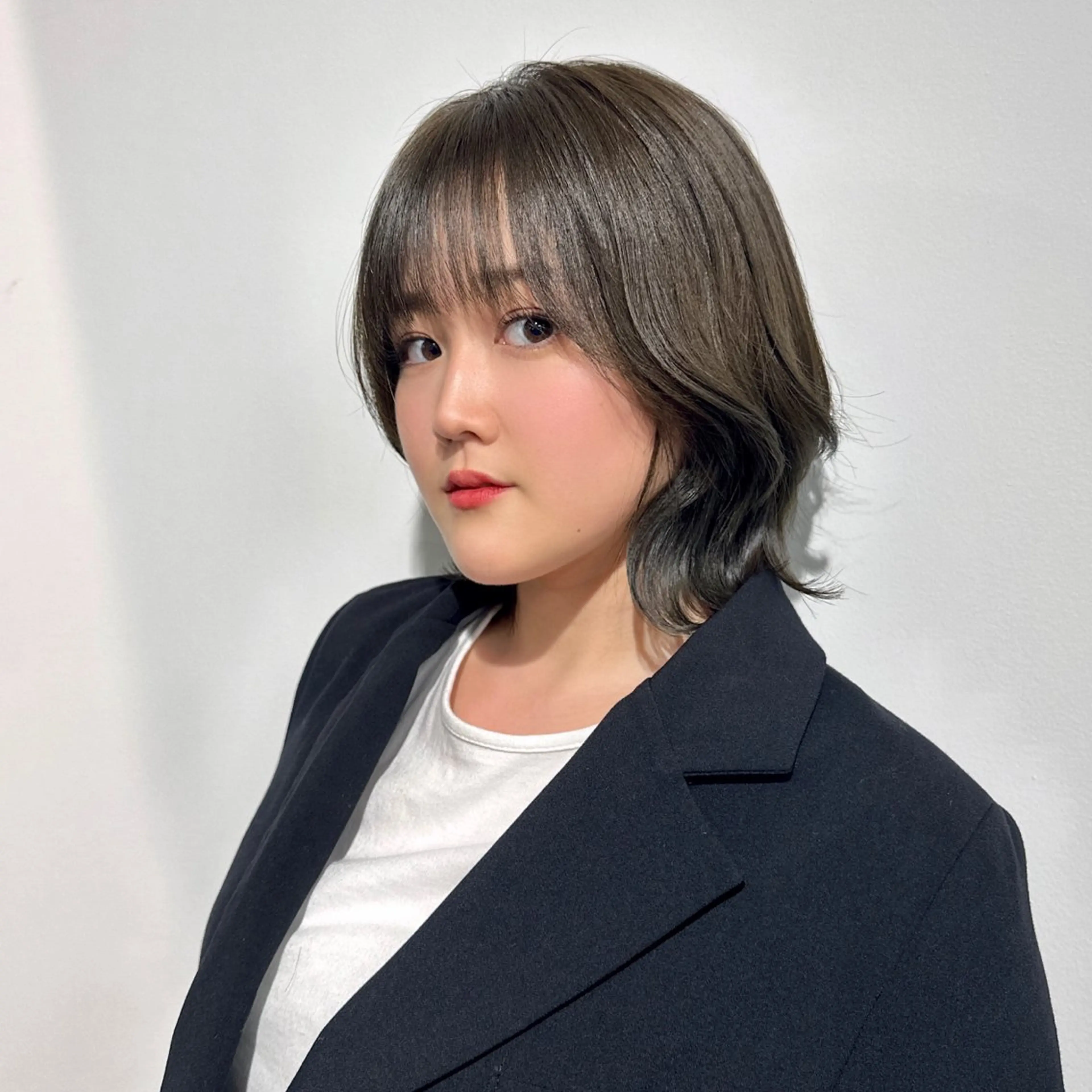 ミディアム カラー カット ヘアカラー トリートメント ブリーチなし/レイヤ ー特化🌈Tommyのヘアスタイル