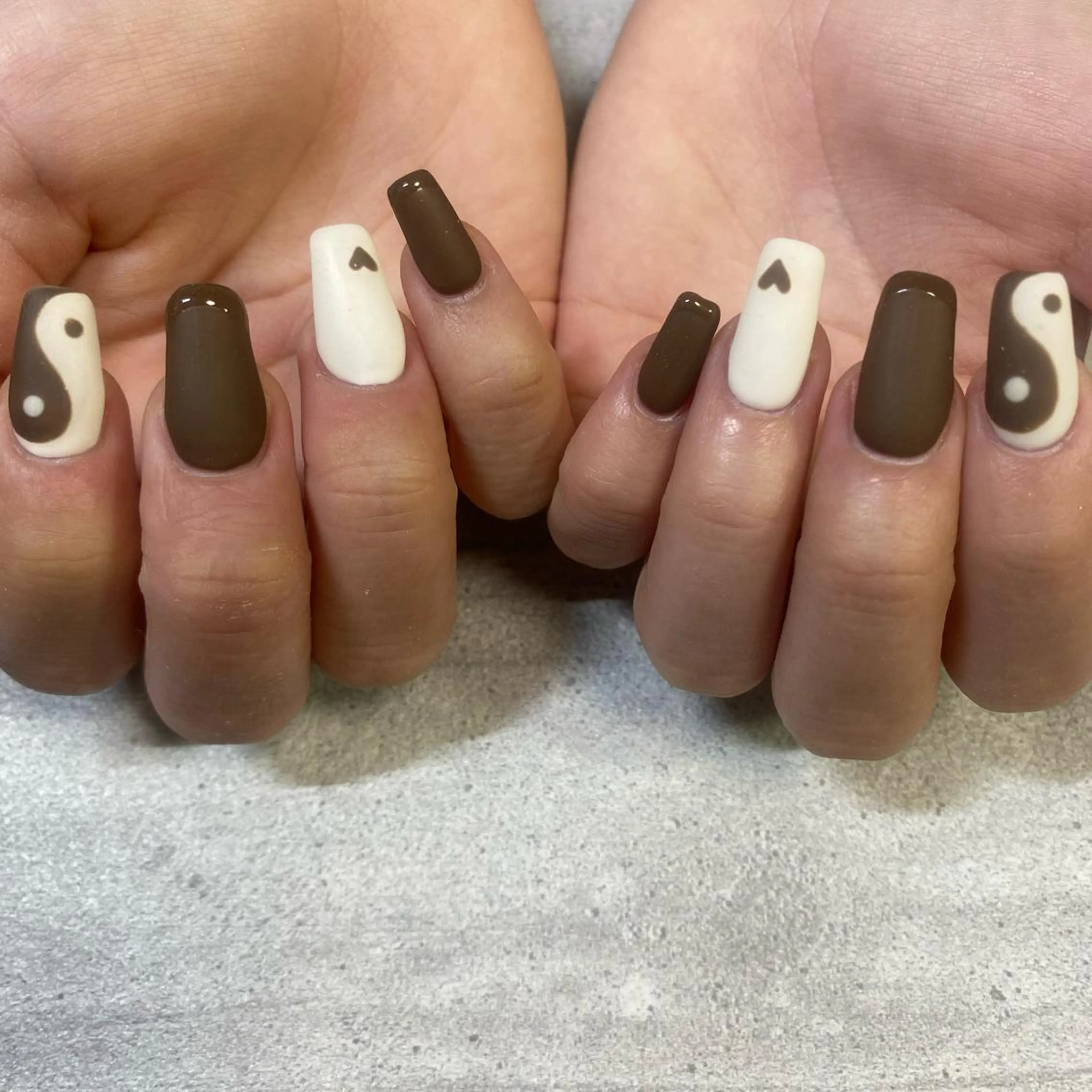 ロング カラー パーマ ヘアアレンジ メンズ キッズ ネイル マツエク・マツパ アイブロウ マットネイル ハンドネイル ハンドケア 今福鶴見ネイル 8(ｴｲﾄ)のネイルデザイン