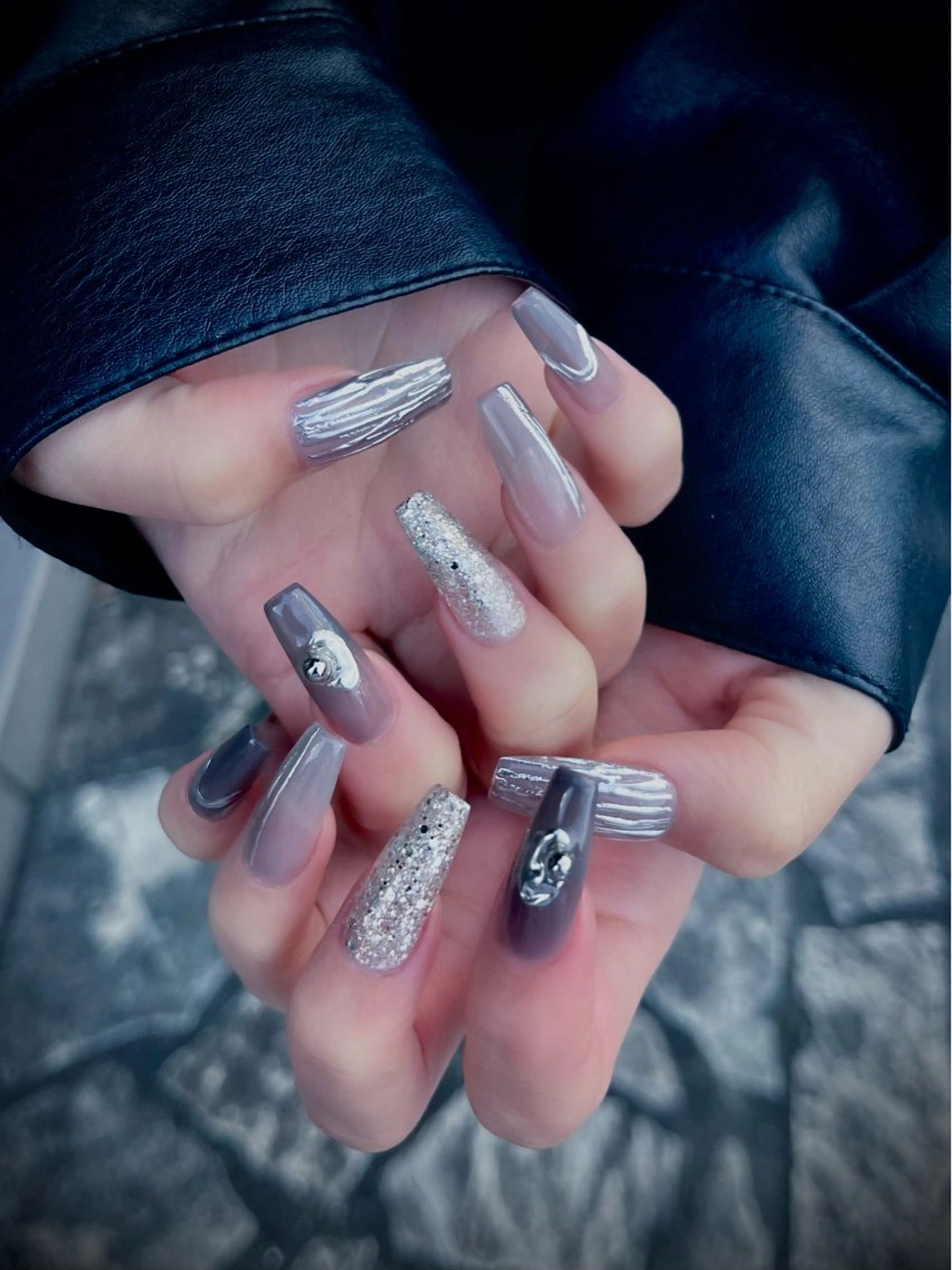 ネイル キラキラネイル マグネットネイル ワンカラーネイル スカルプネイル ワンホンネイル nine.🦋 YUKOのネイルデザイン