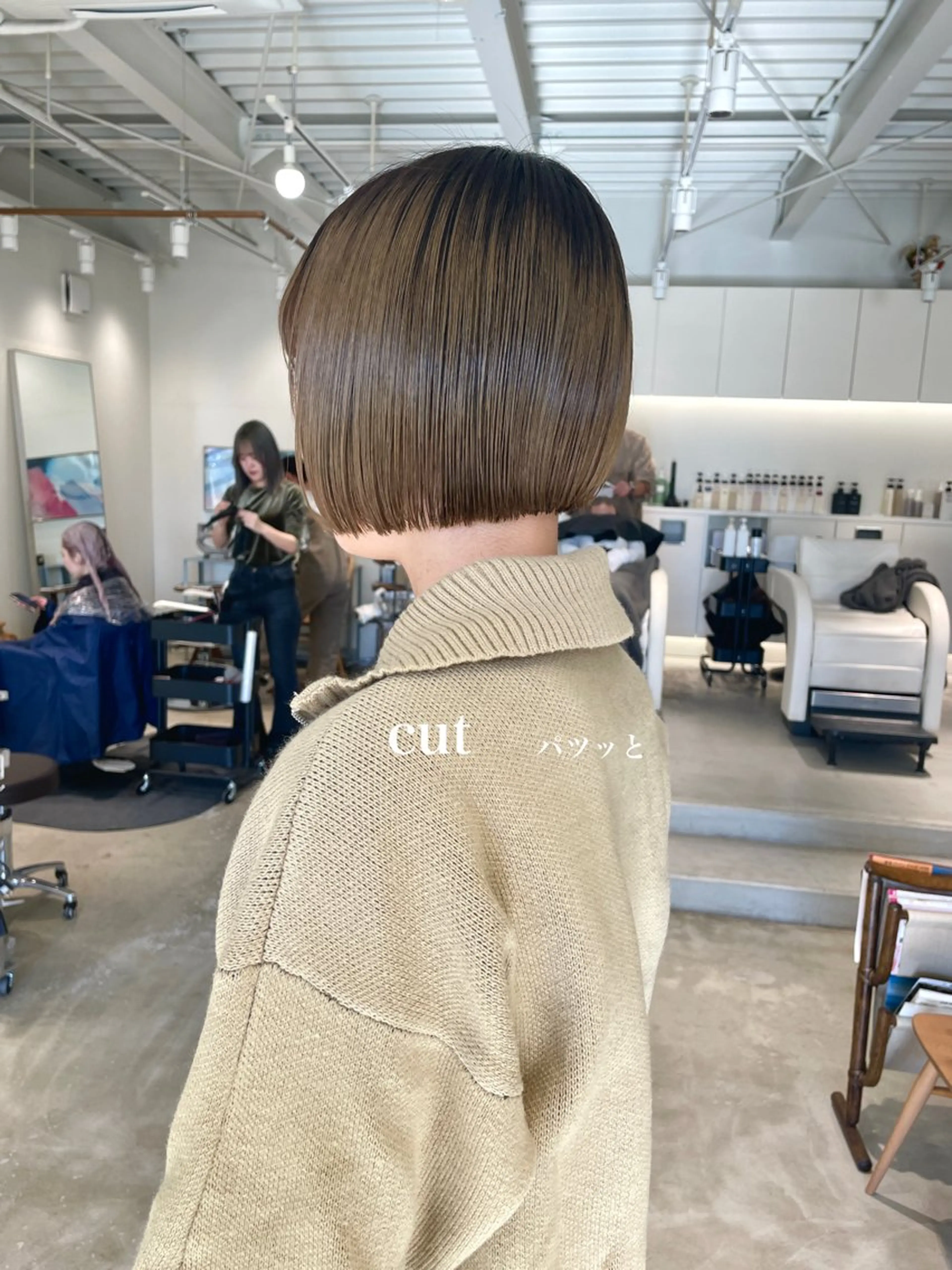 ショート ボブ 峯崎 葵のヘアスタイル