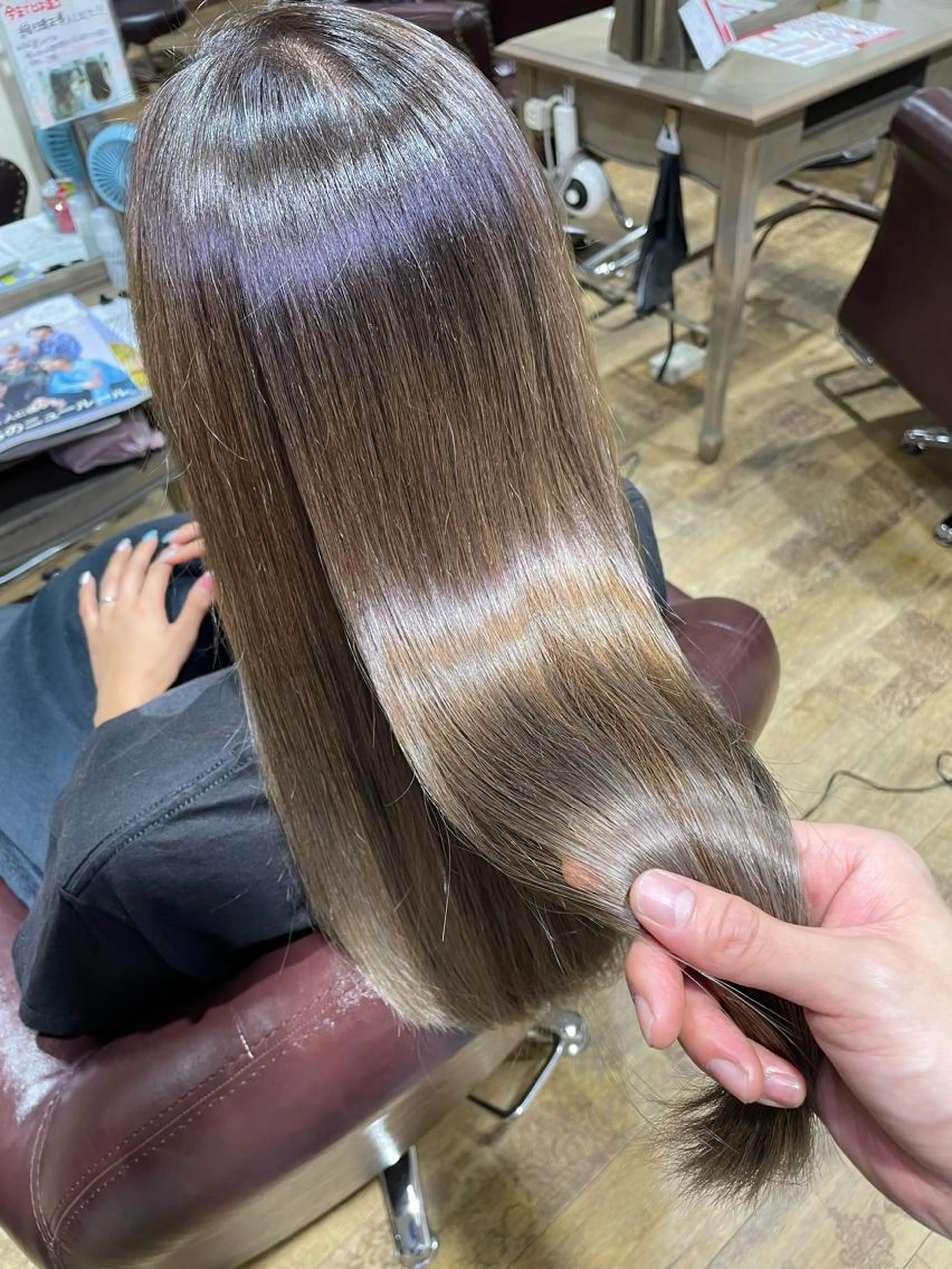 髪質改善カラー＋カット＋トリートメント(ケアブリーチ有り)の写真