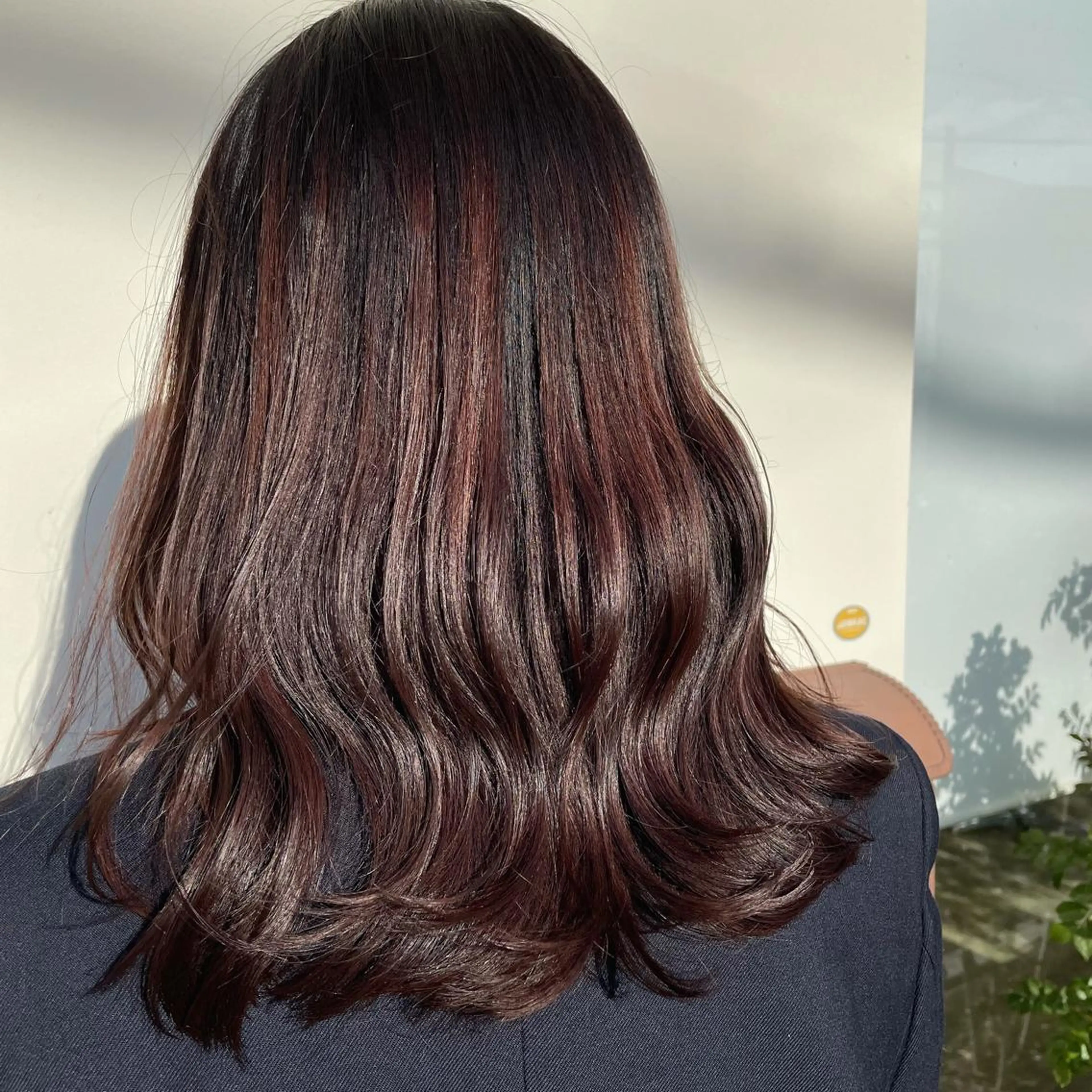 ミディアム レッドブラウン 上田 早恵のヘアスタイル