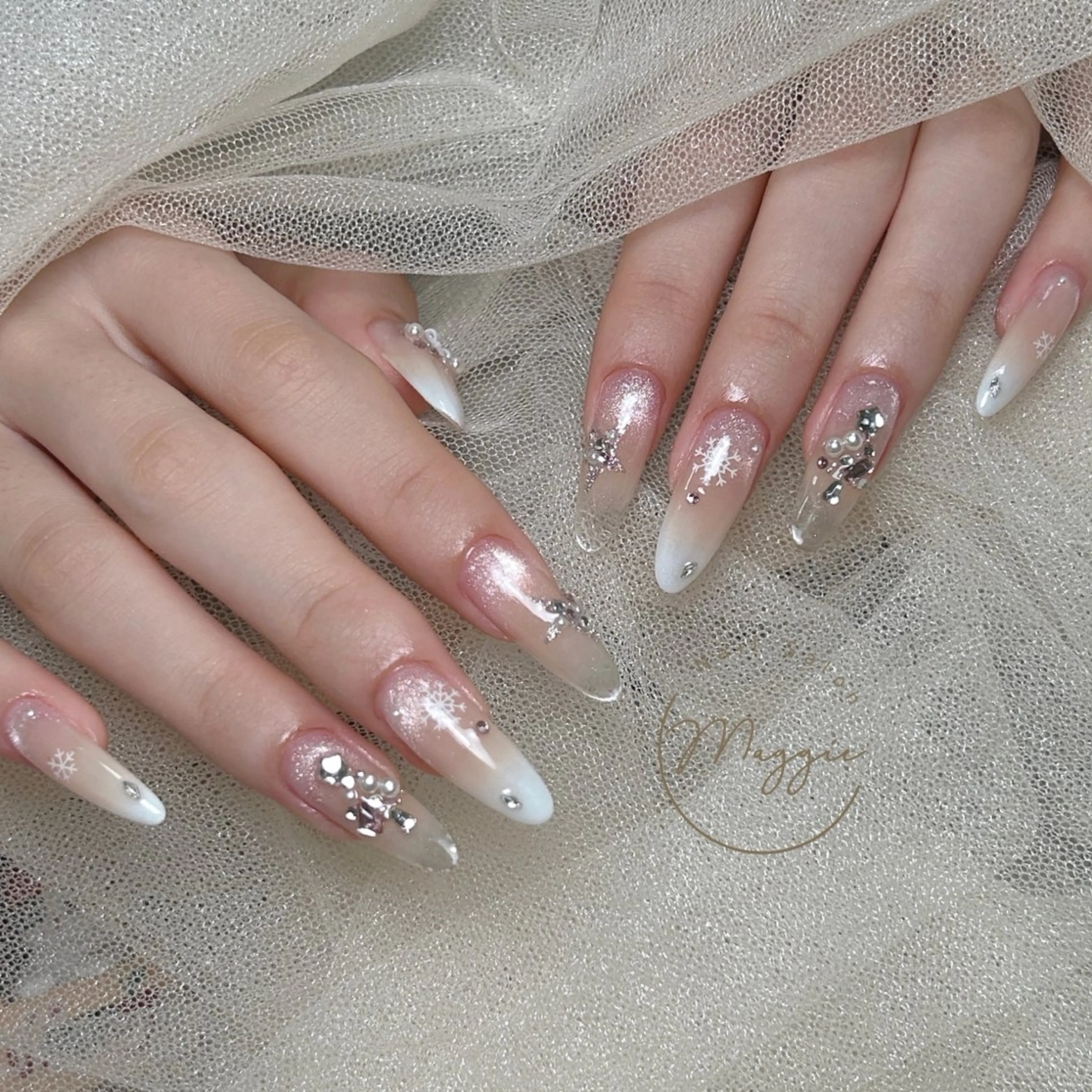 ネイル Maggie Nail🦩のネイルデザイン