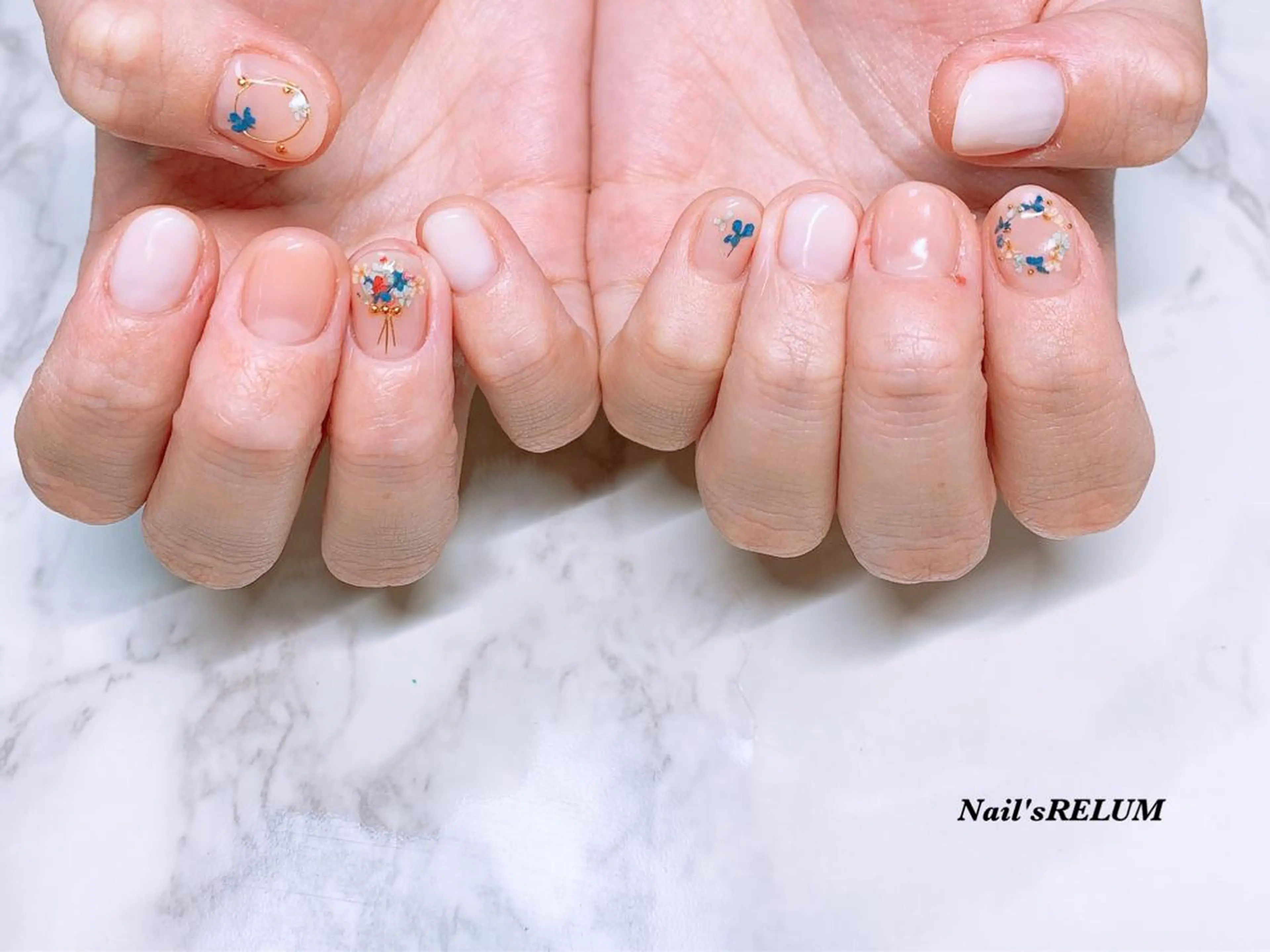 ネイル THECOLORS所属・近貞 莉奈のネイルデザイン