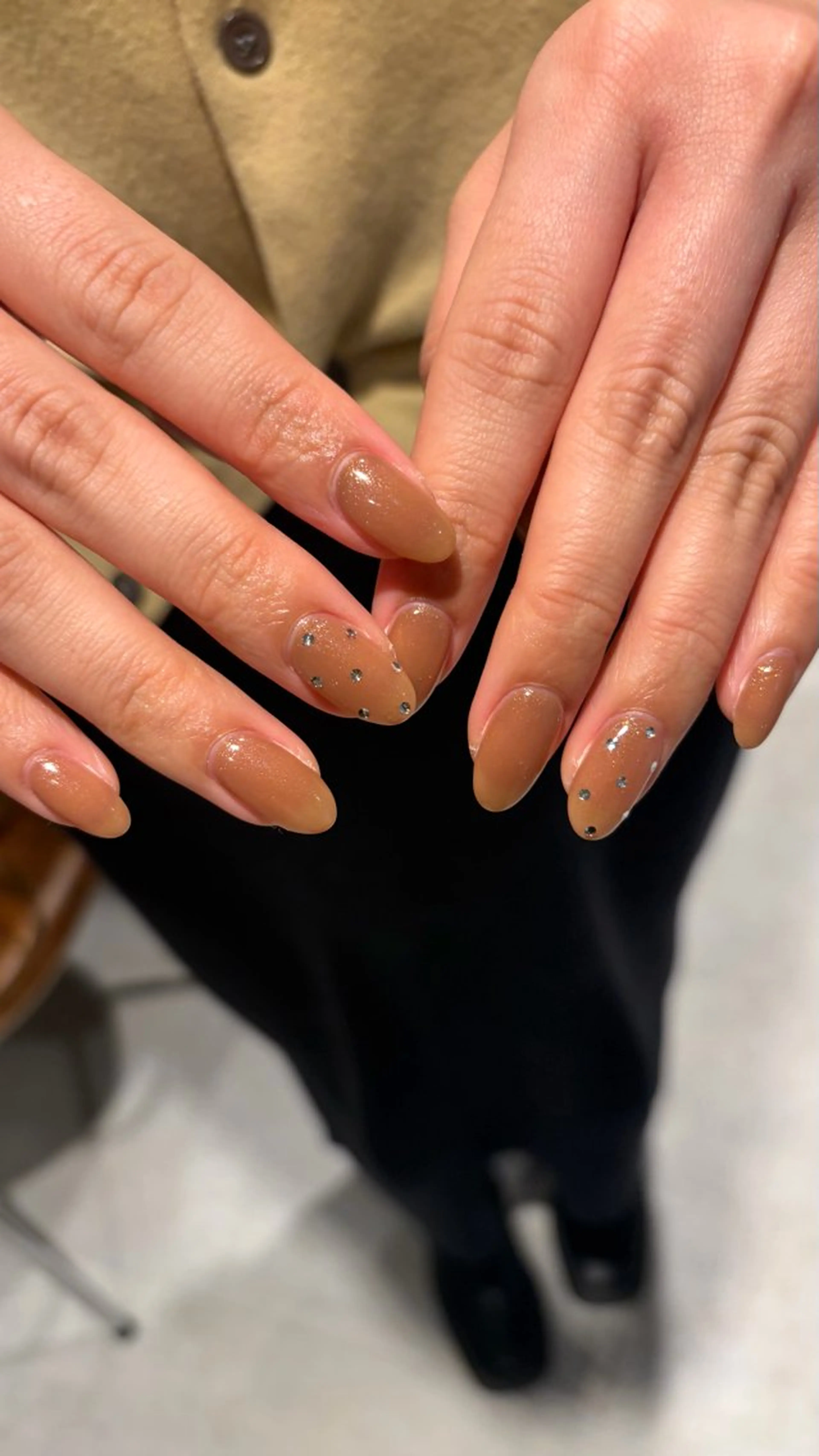 ネイル ハンドネイル 𝑟𝑖𝑠𝑎 🕯‎🤍のネイルデザイン