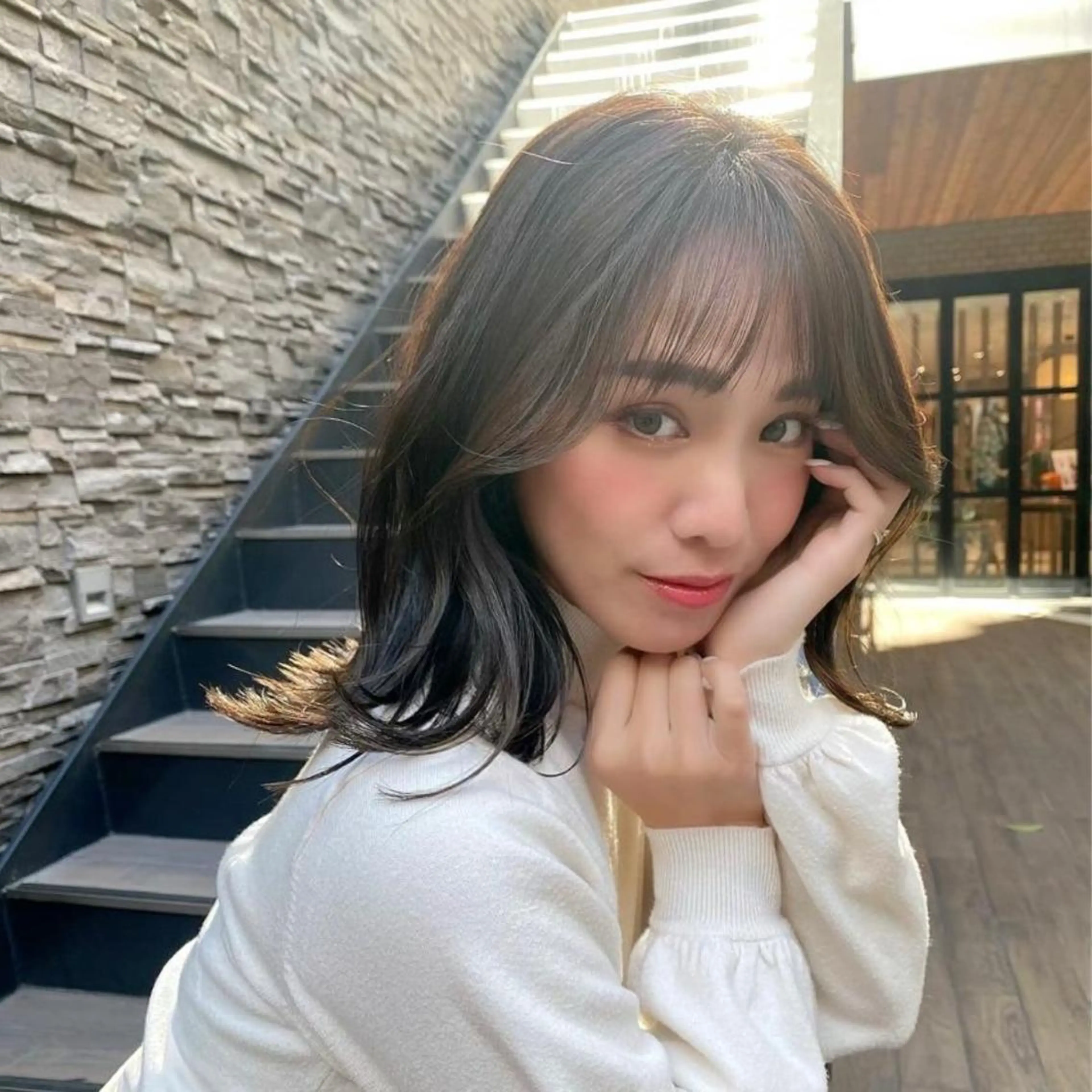 ミディアム カラー パーマ ヘアアレンジ メンズ キッズ ネイル マツエク・マツパ アイブロウ ミディアムパーマ メンズバレイヤージュ メンズブリーチ フェードカット メンズハイライト カット ヘアカラー 髪質改善🇰🇷 レイヤーカット/梅田のヘアスタイル