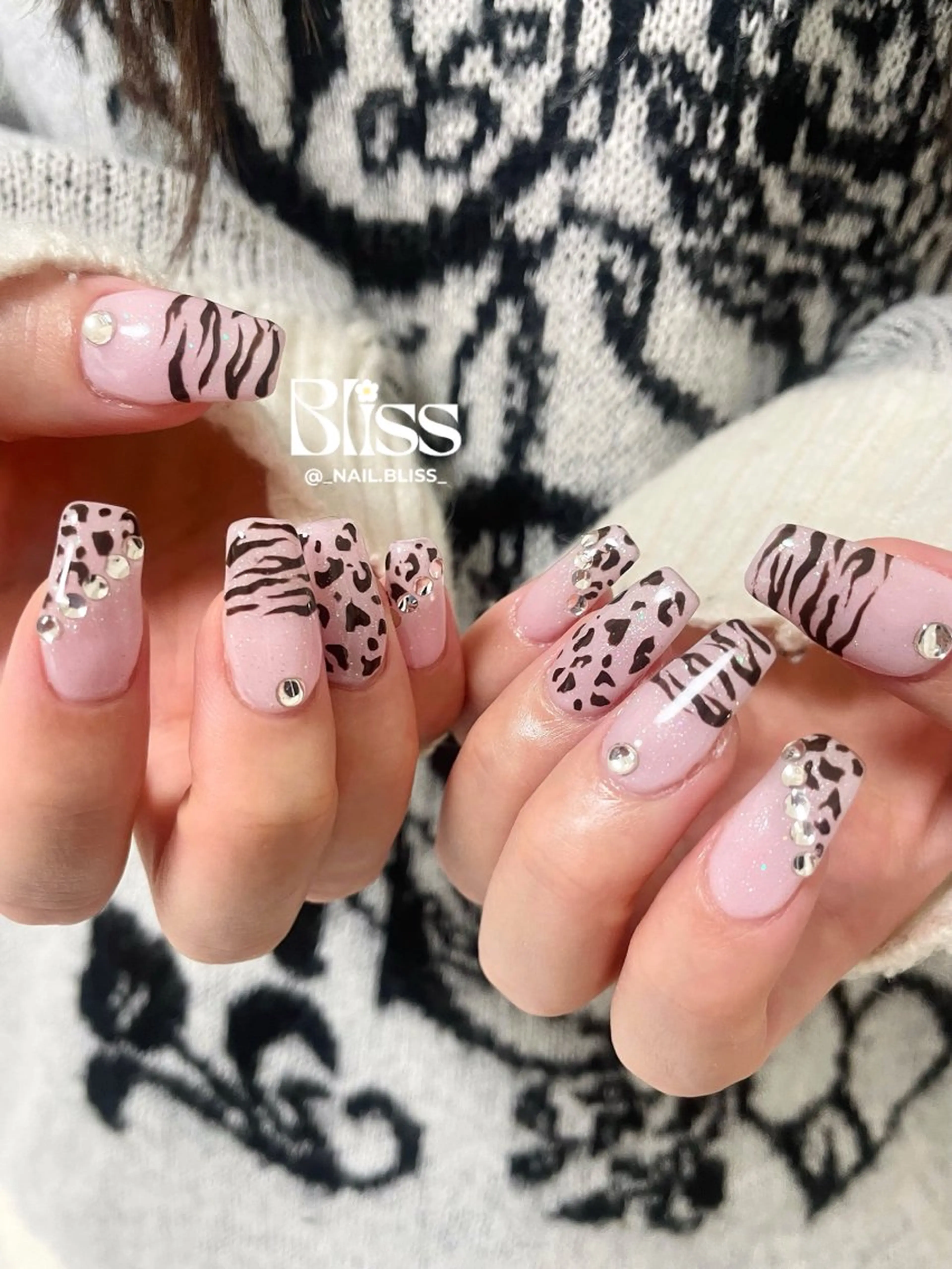 ネイル アニマル柄 ガーリー 持ち込み ハンドネイル NAIL BLISSのネイルデザイン