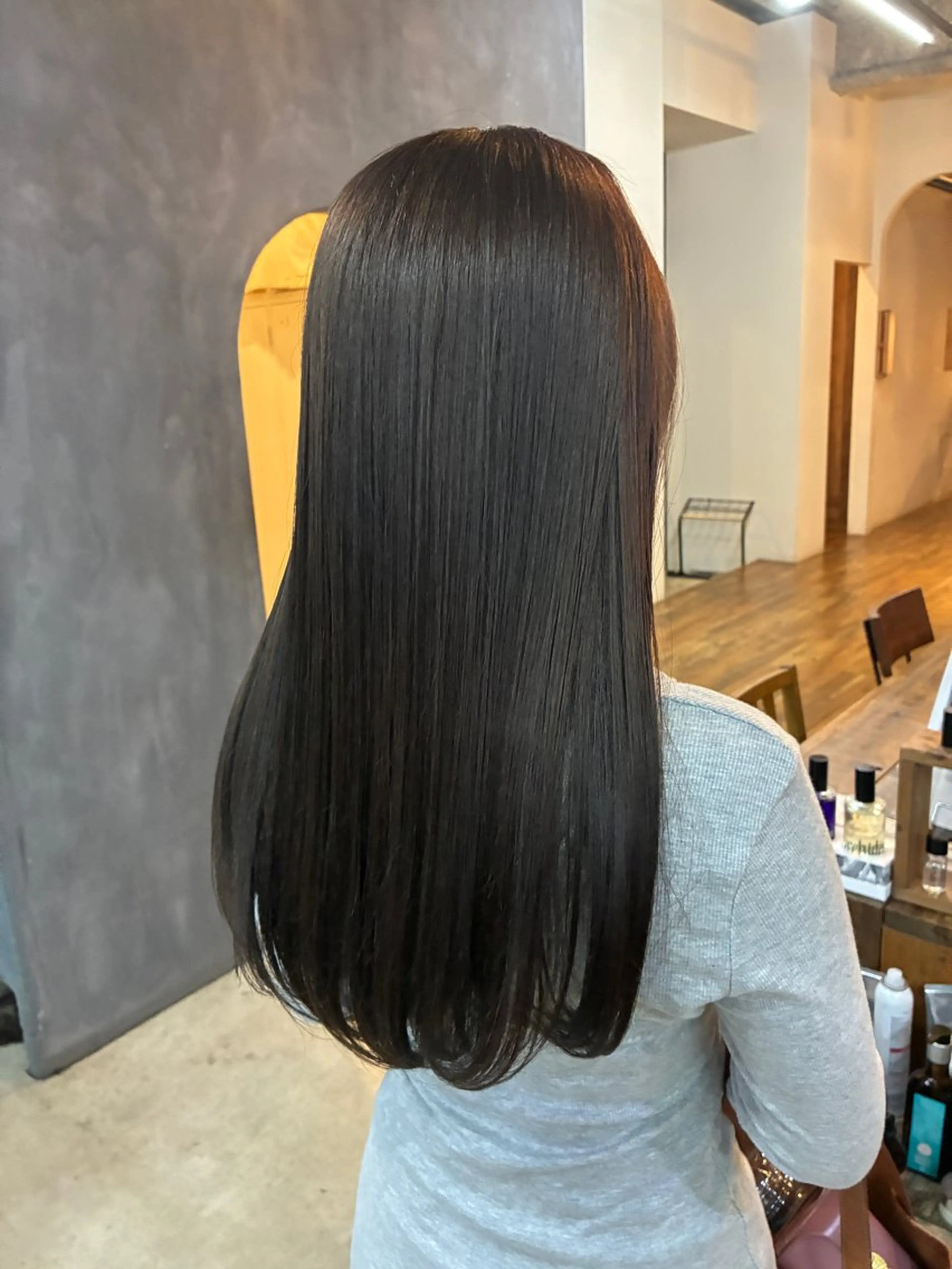 ロング カラー ベージュカラー 透明感カラー くびれヘア 顔まわりレイヤー 顔周りカット カット ヘアカラー loty hair design所属・SEIRA🤍 レイヤーカットのヘアスタイル