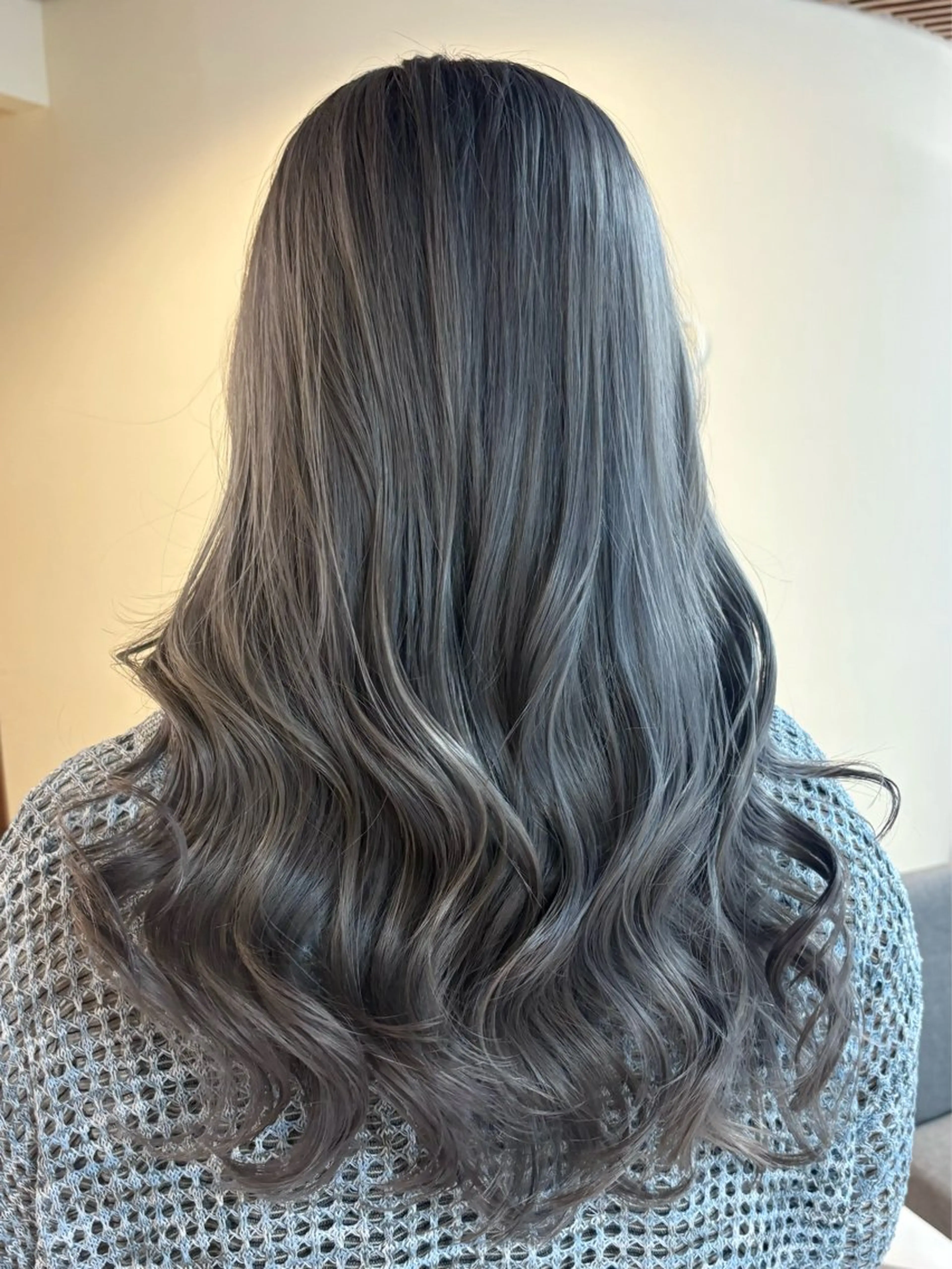 セミロング 宮本 いぶきのヘアスタイル