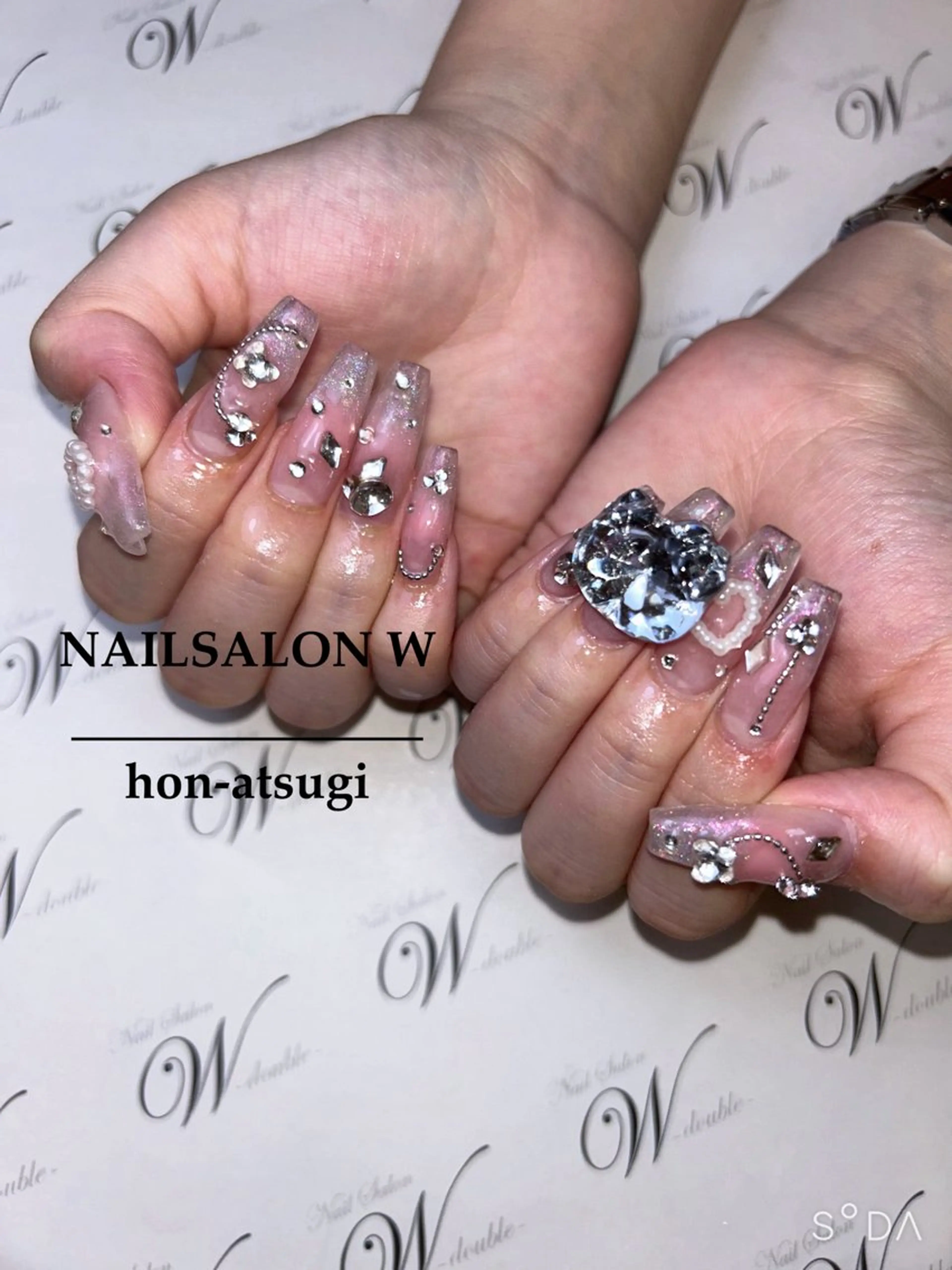 ミディアム ハンドネイル ネイルサロン ダブルのネイルデザイン