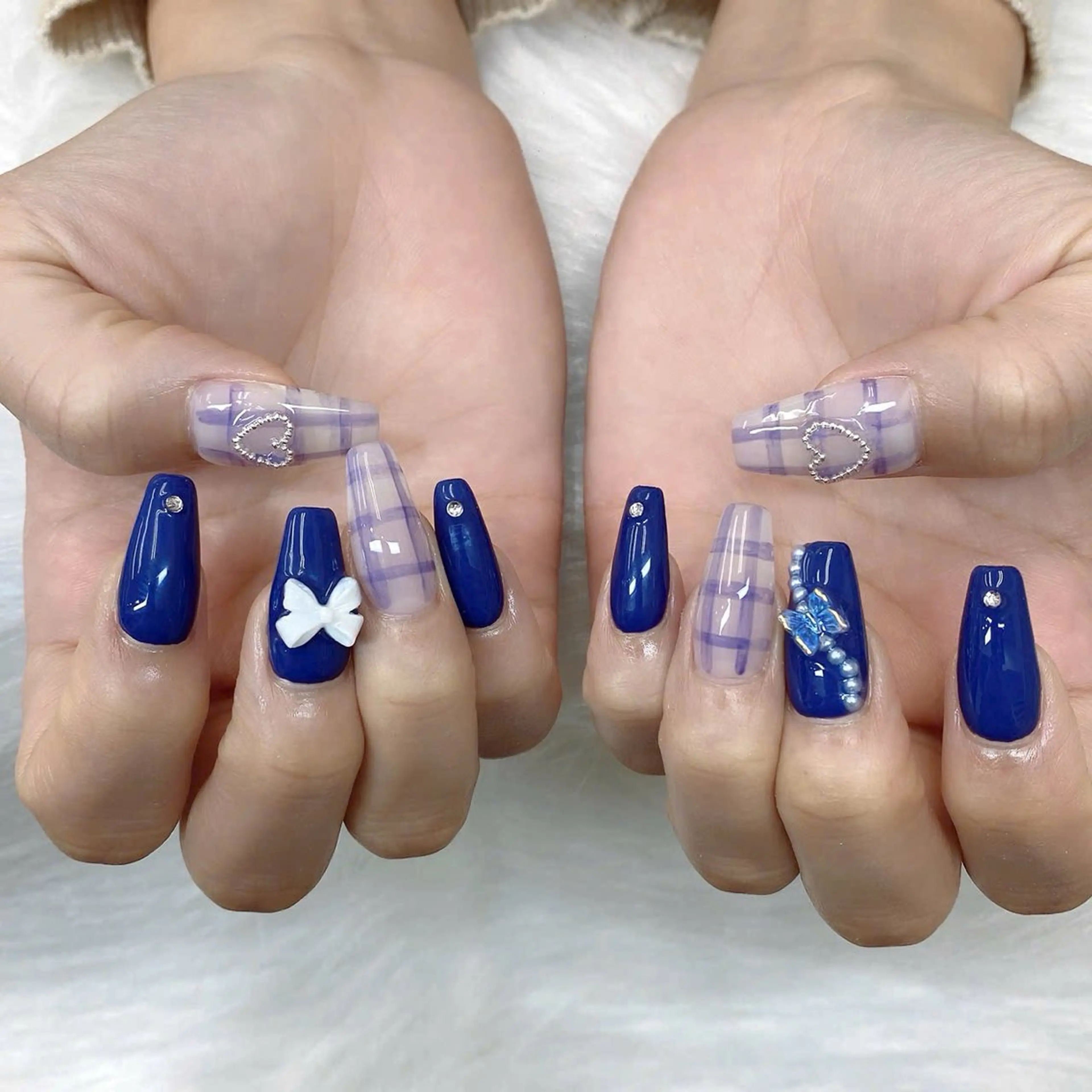 ネイル チークネイル フレンチネイル グラデーション キラキラネイル 韓国ネイル ハンドネイル Minette nailHuongのネイルデザイン