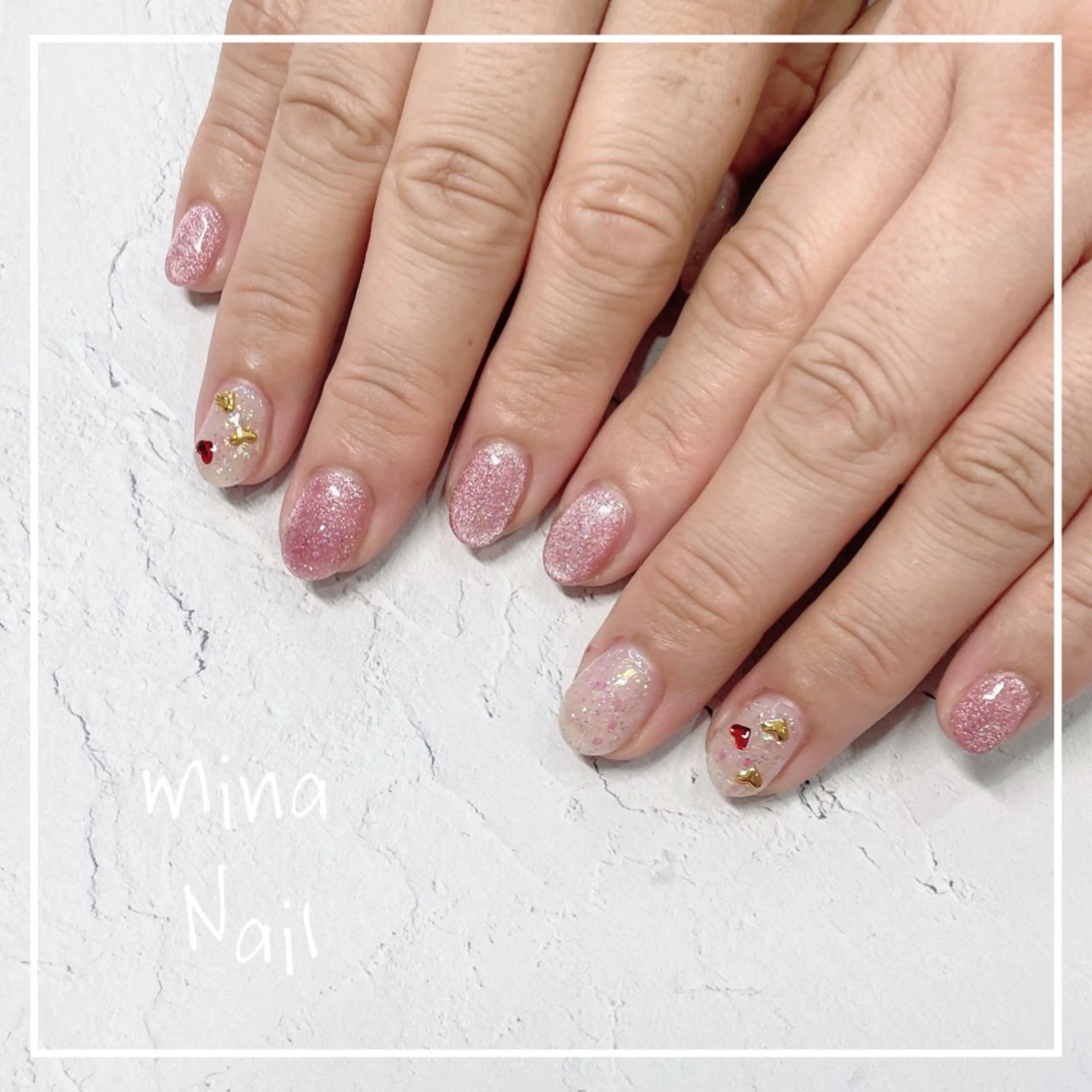 ネイル ハート ホログラムネイル マグネットネイル ピンク mina Nailのネイルデザイン
