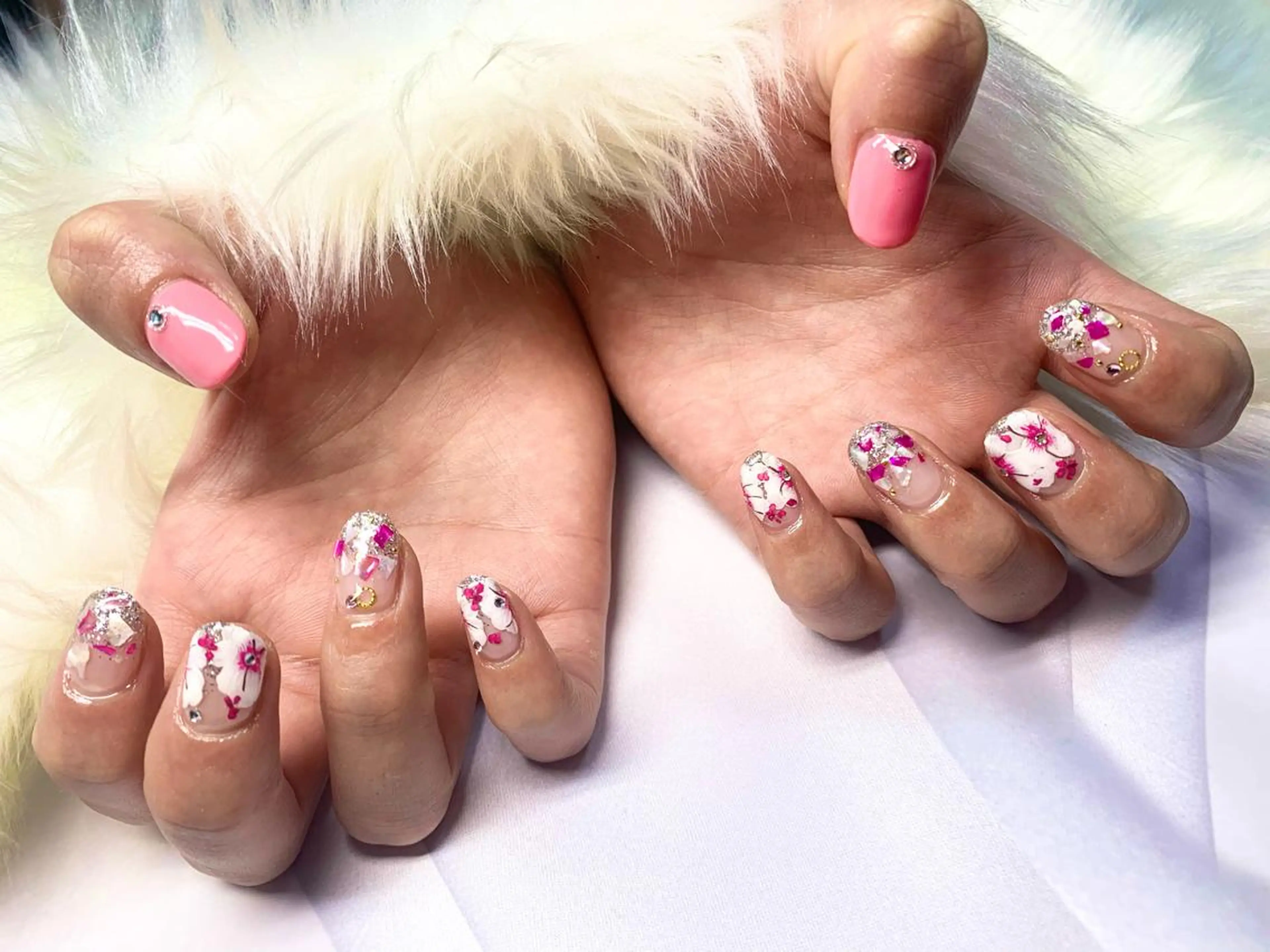 ネイル キラキラネイル 春ネイル 痩身/脱毛/ネイル HARUKAのエステ・リラクイメージ