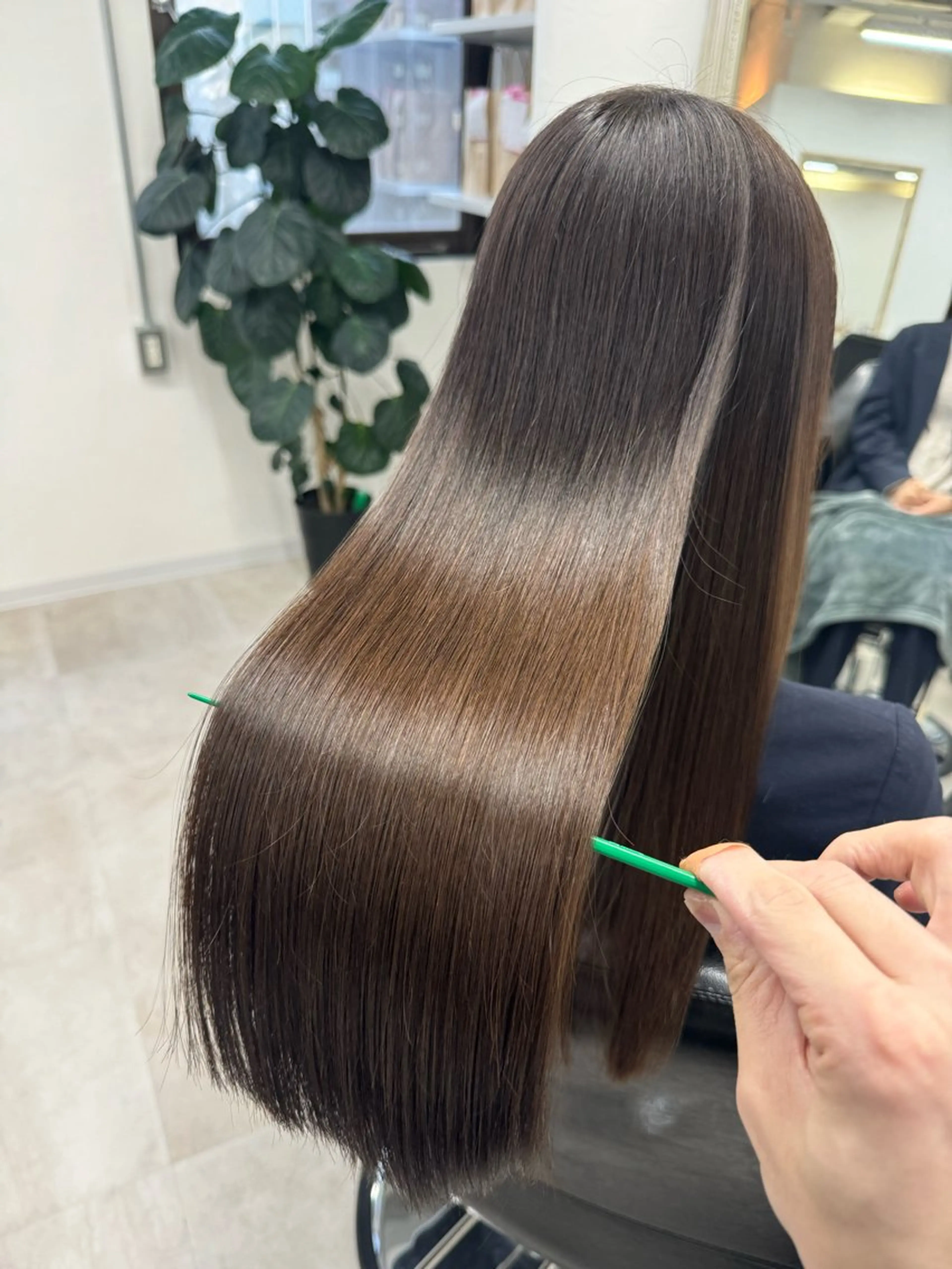 ロング ヘアカラー トリートメント ChLem所属・り せのヘアスタイル