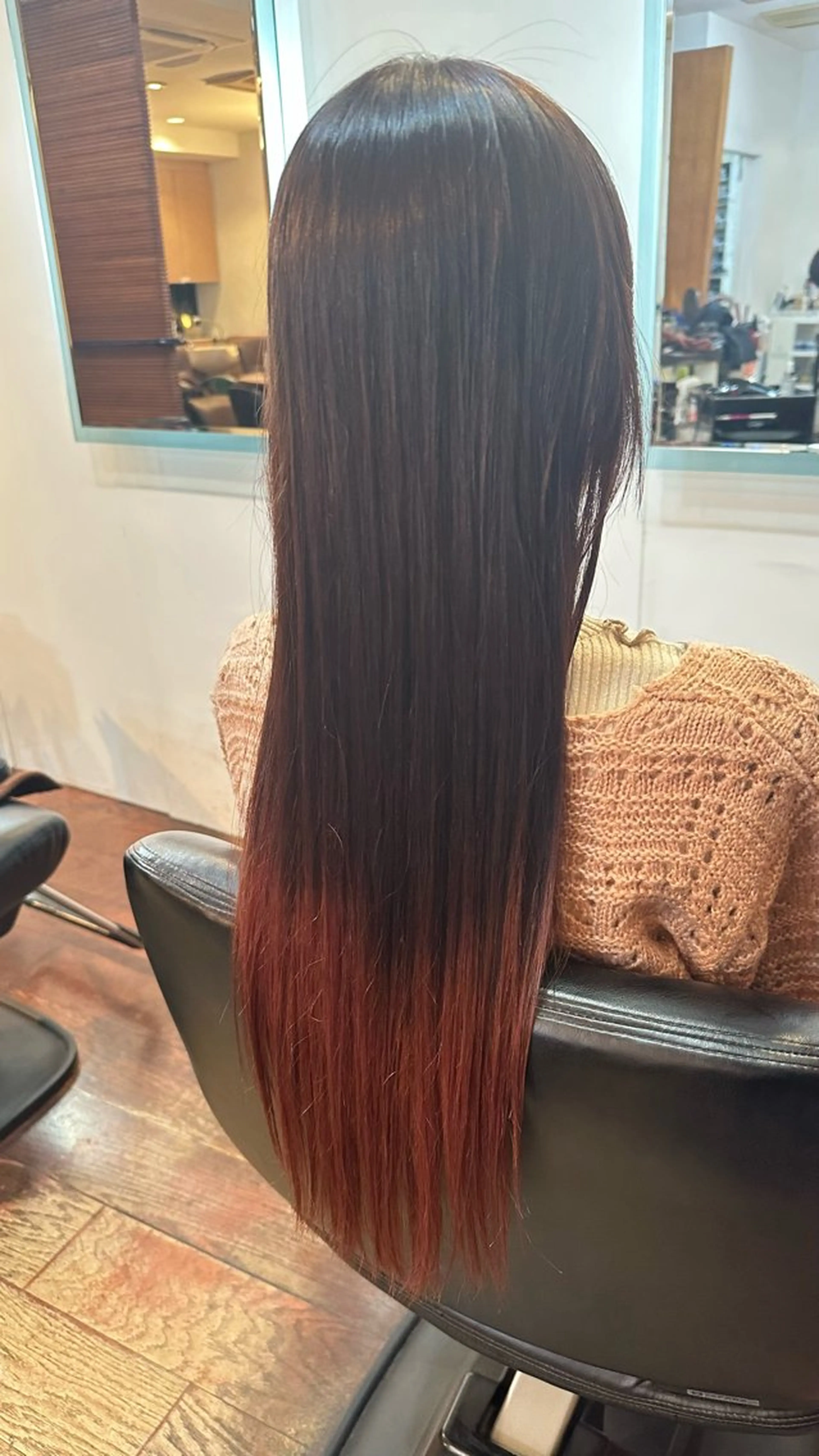 カラー ブリーチ グラデーションカラー ピンクカラー 半田 陽菜のヘアスタイル