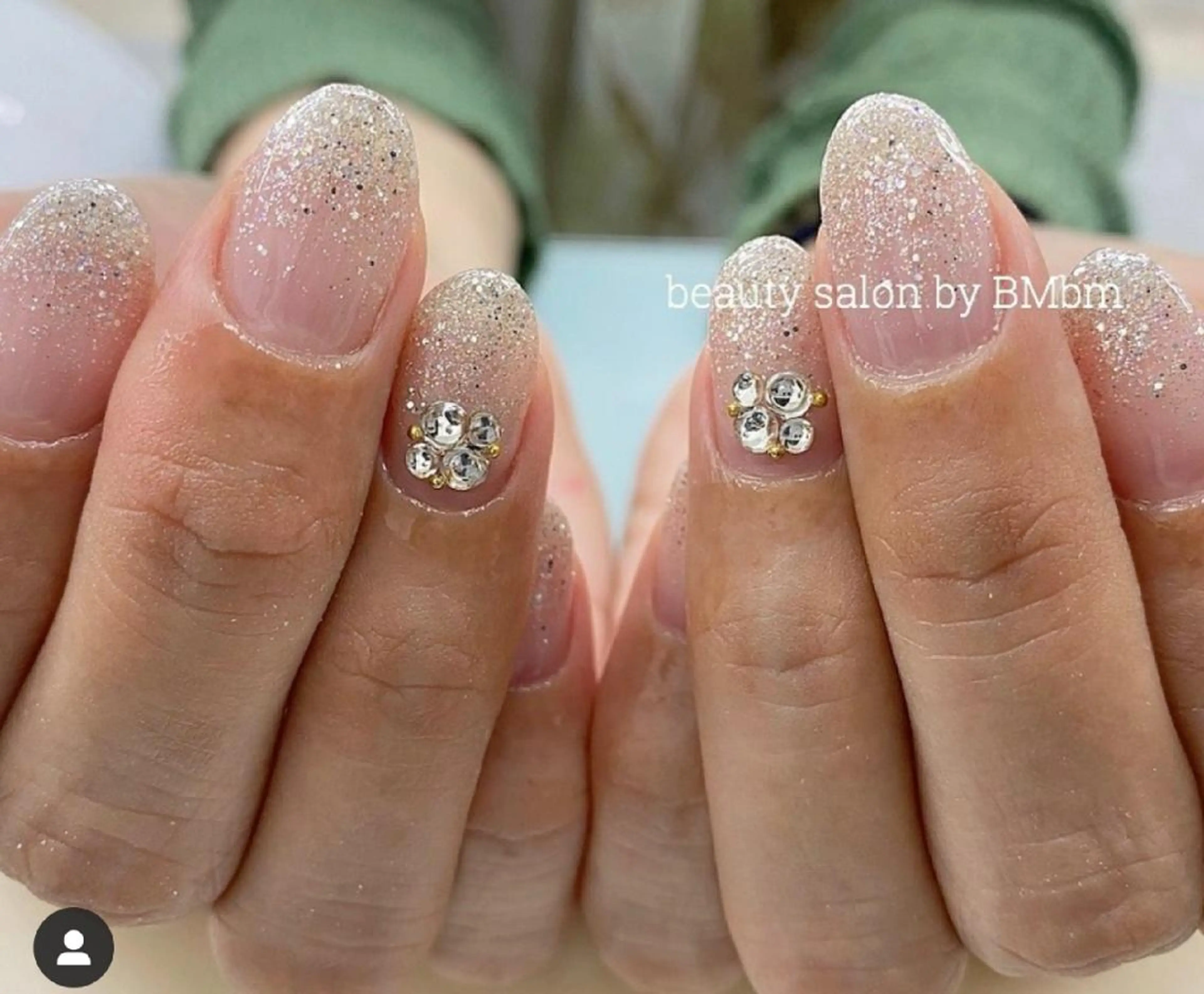 ネイル グラデーション キラキラネイル ラメ(グリッター) ラメグラデーション beauty salon by BMbm所属・名倉 彩乃のエステ・リラクイメージ