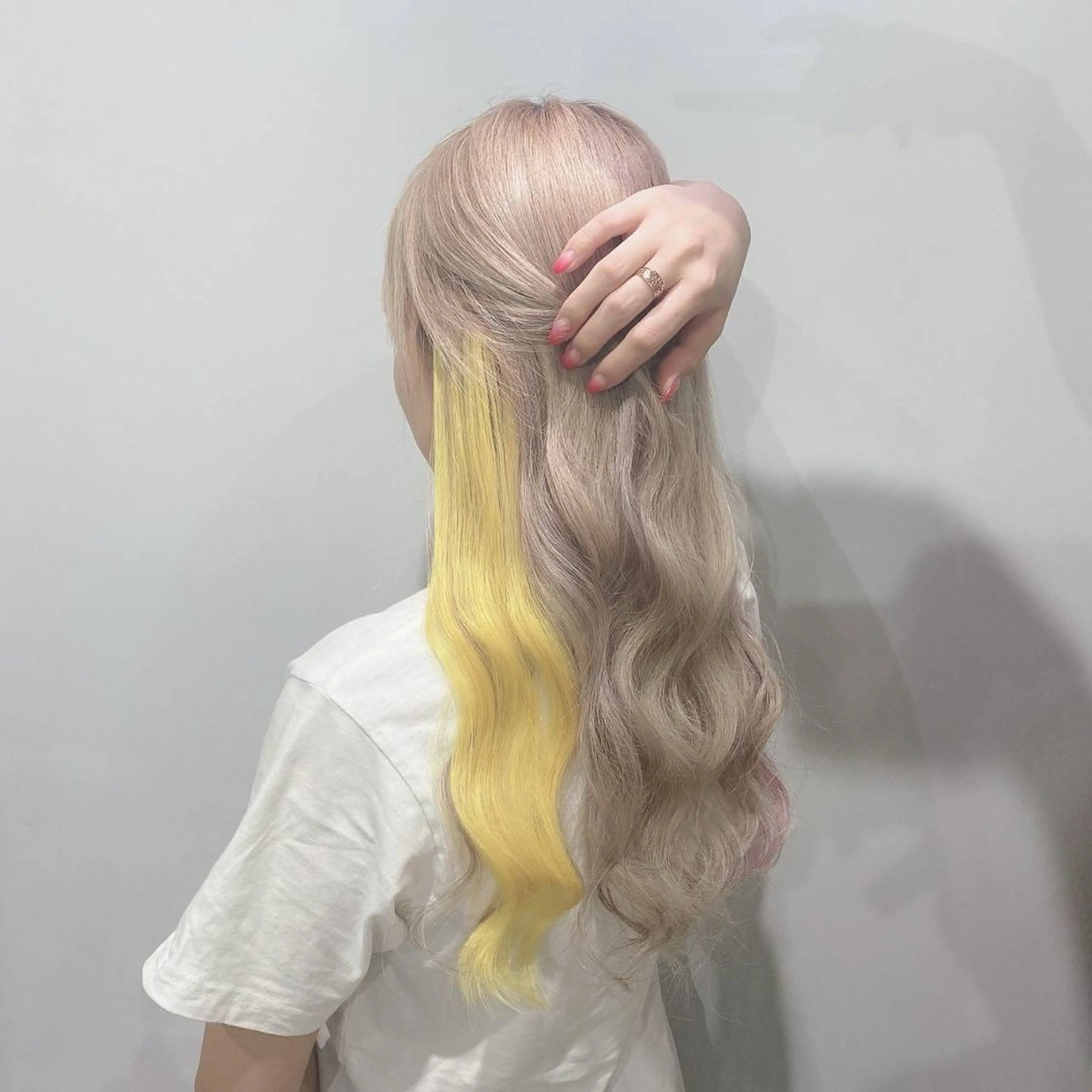 ロング エクステ ヘアカラー EDeN Reaのヘアスタイル