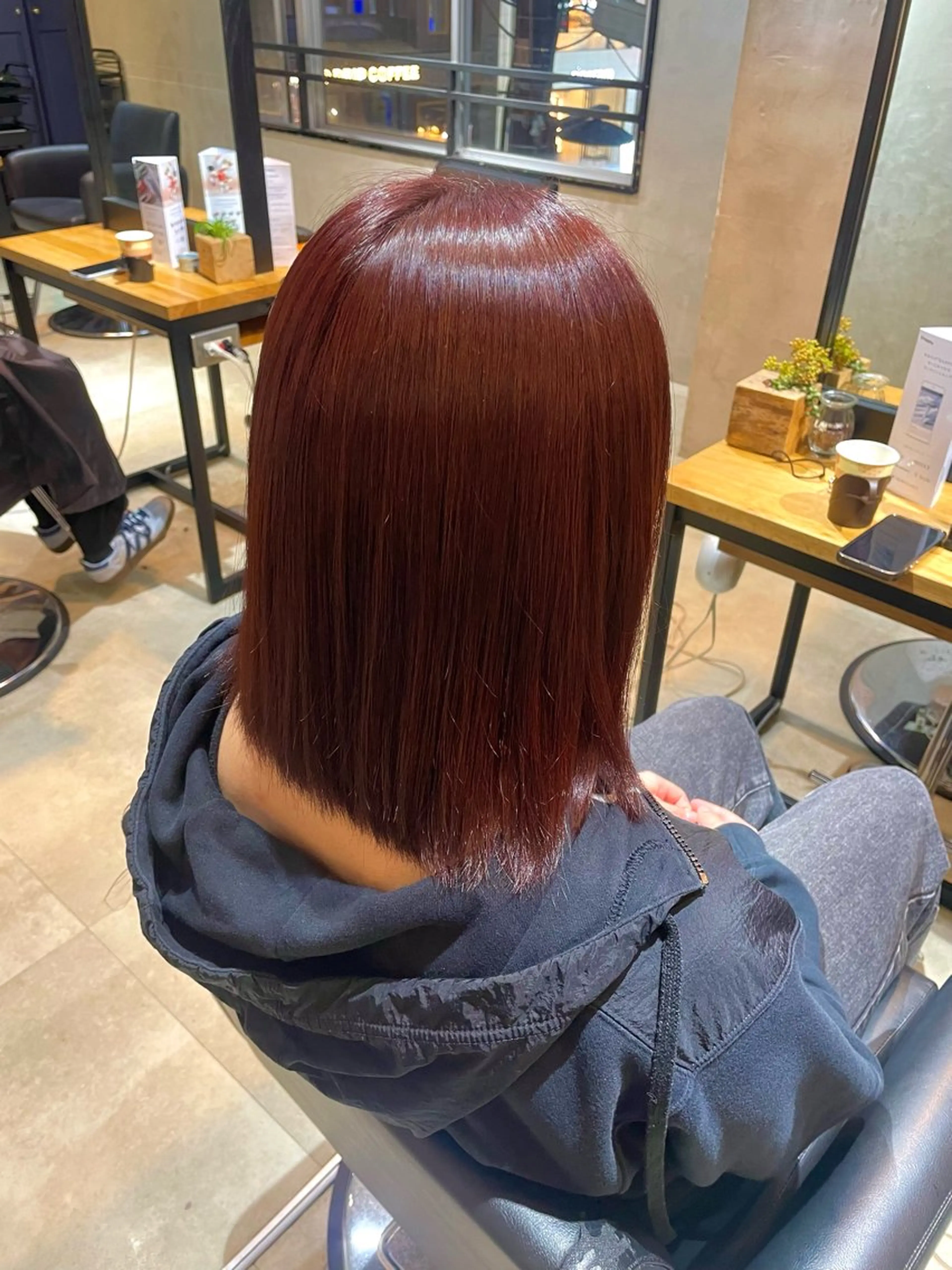 カラー レッドカラー HAYATA/透明感 /派手髪/ケアブリのヘアスタイル