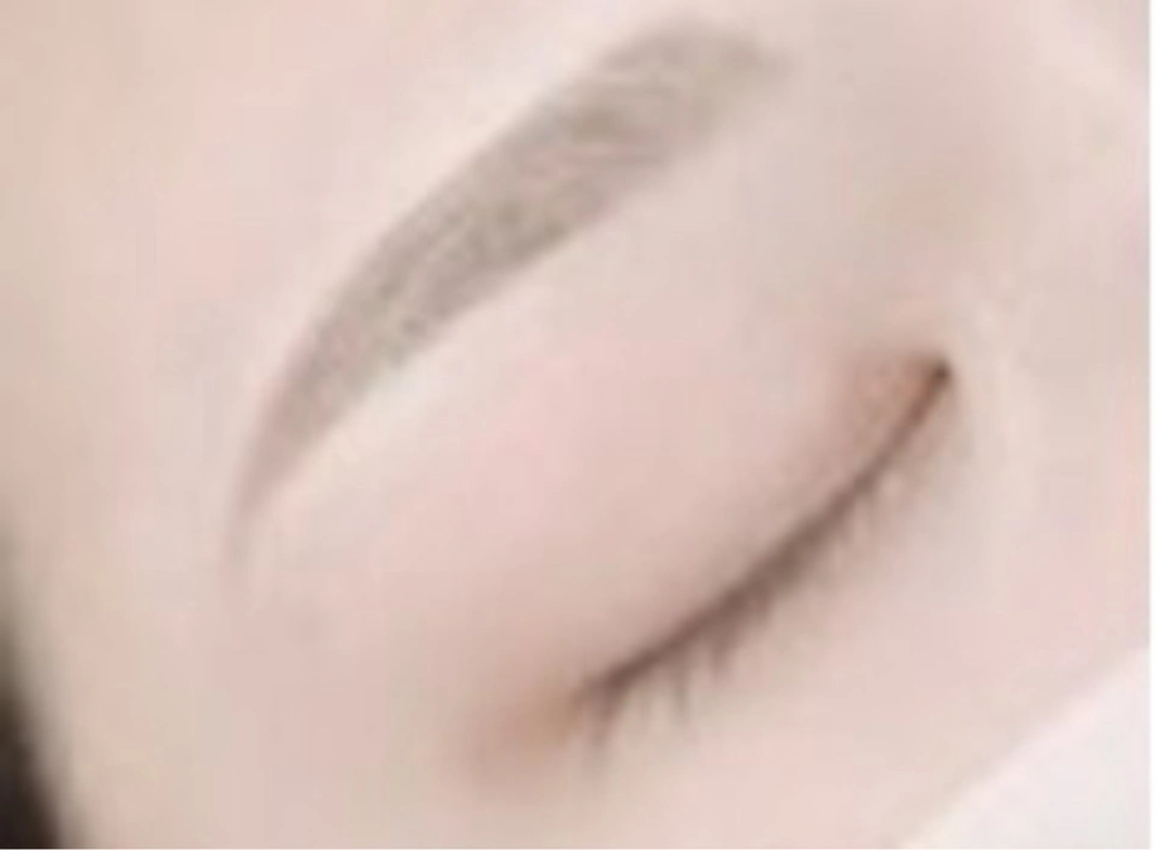 アイブロウ Ꮮua Ꮇuré / KIKIのマツエク・マツパデザイン