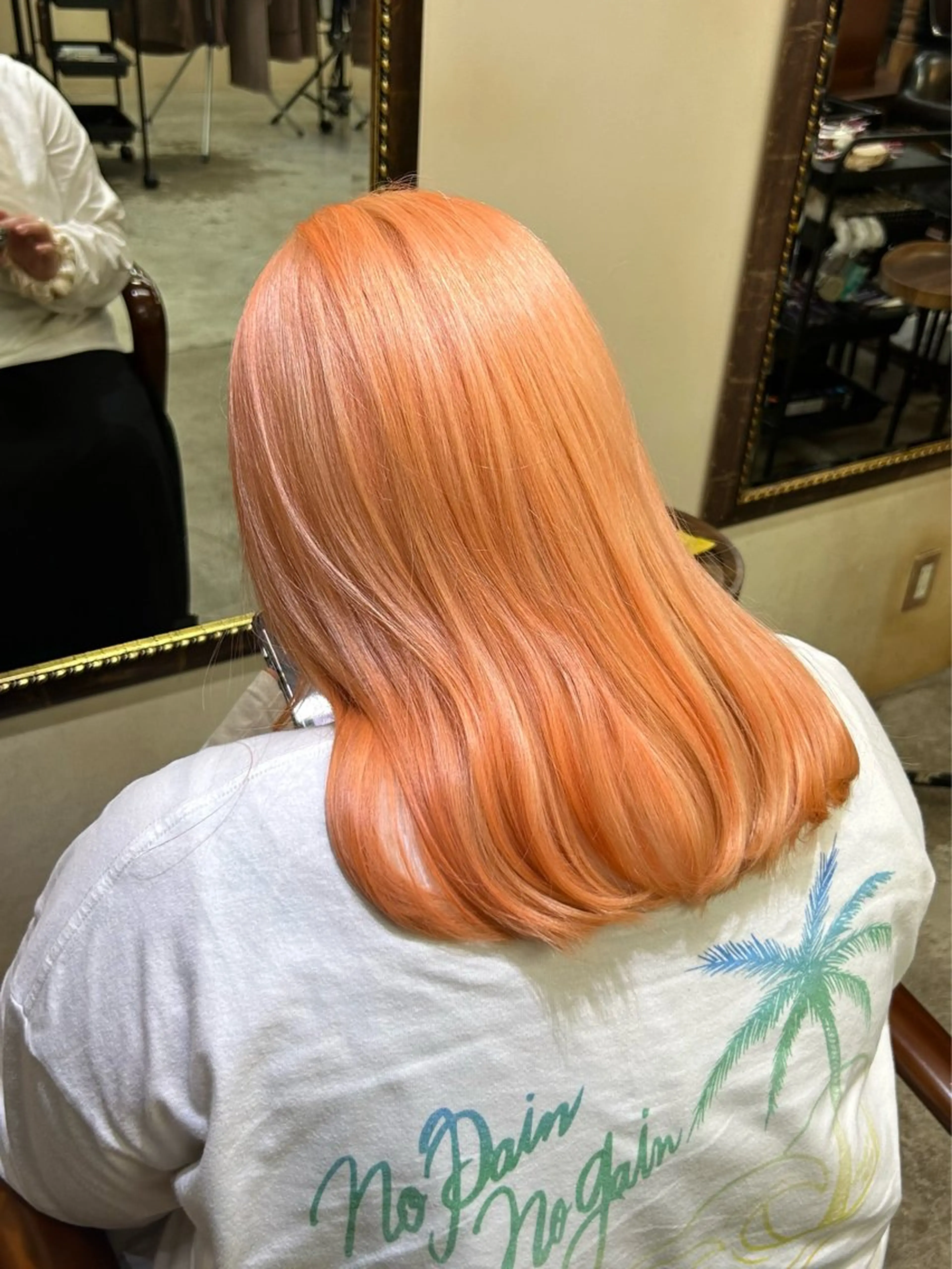 セミロング カラー オレンジ ヘアカラー トリートメント abilita MIYUのヘアスタイル