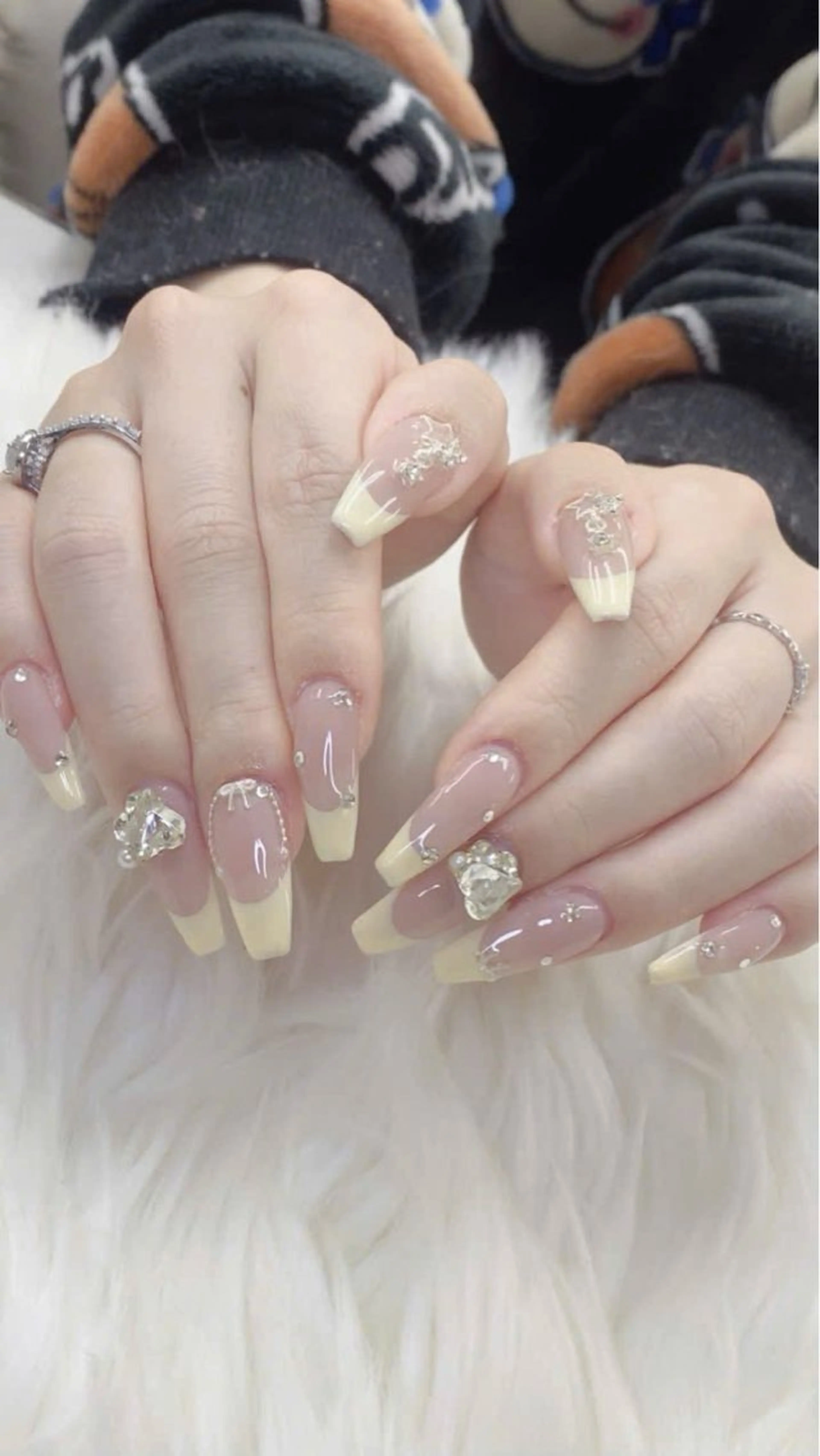ネイル フレンチネイル グラデーション 韓国ネイル マグネットネイル ニュアンスネイル ハンドネイル ハンドケア Hara Nail 【パラジェル使用】のネイルデザイン