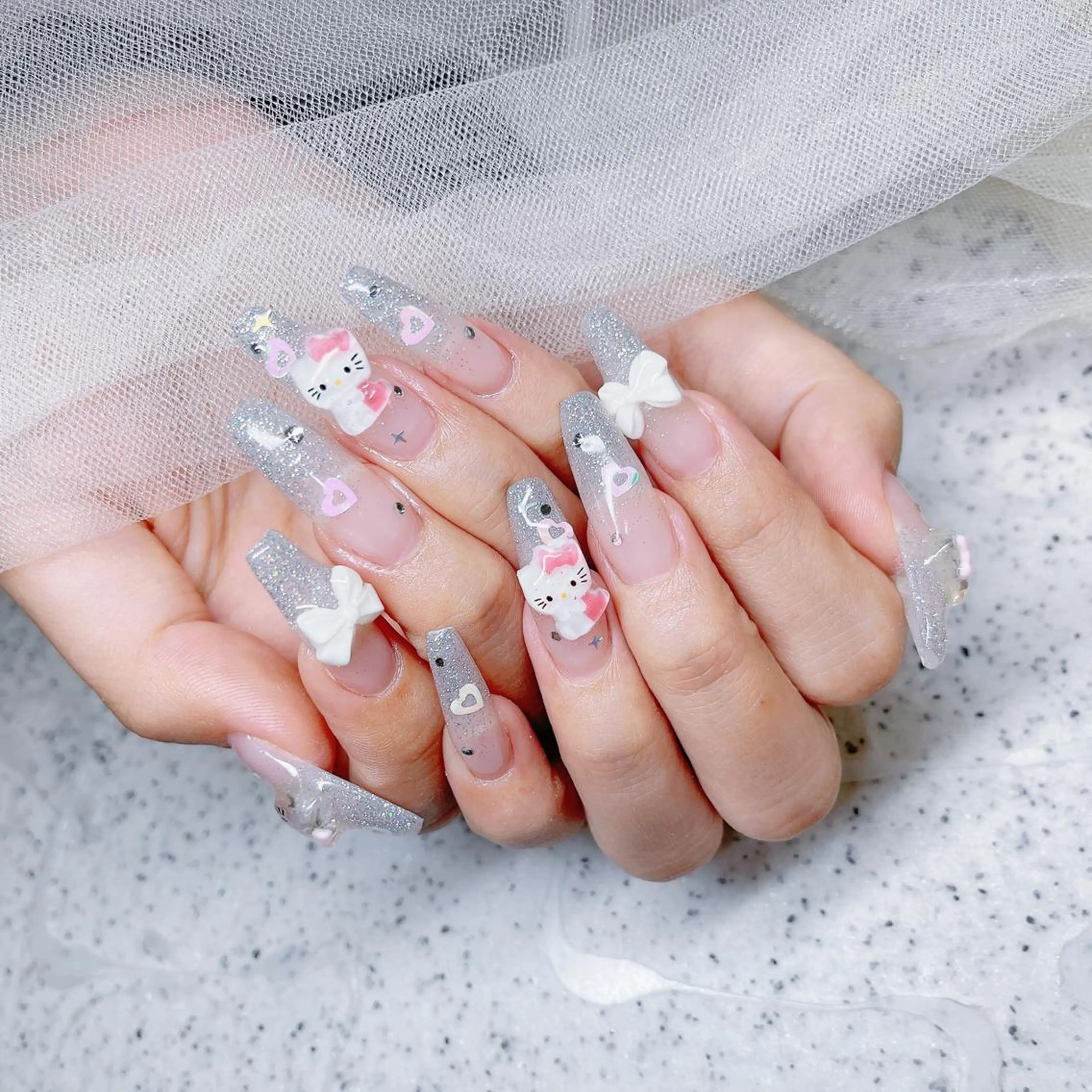 ネイル ハンドネイル Queens テイのネイルデザイン