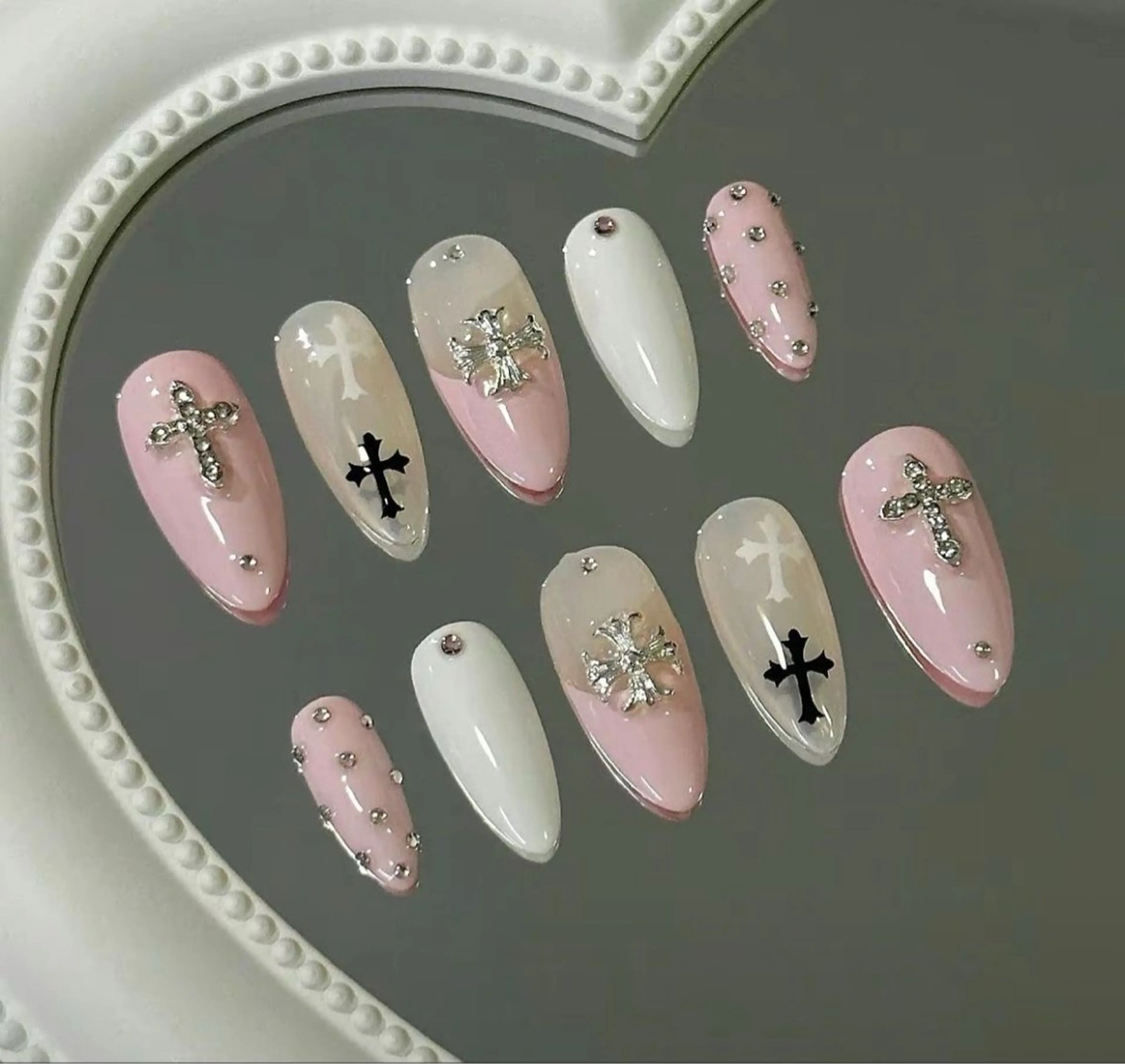 ネイル マグネットネイル ミラーネイル 冬ネイル Lee Nailsのネイルデザイン