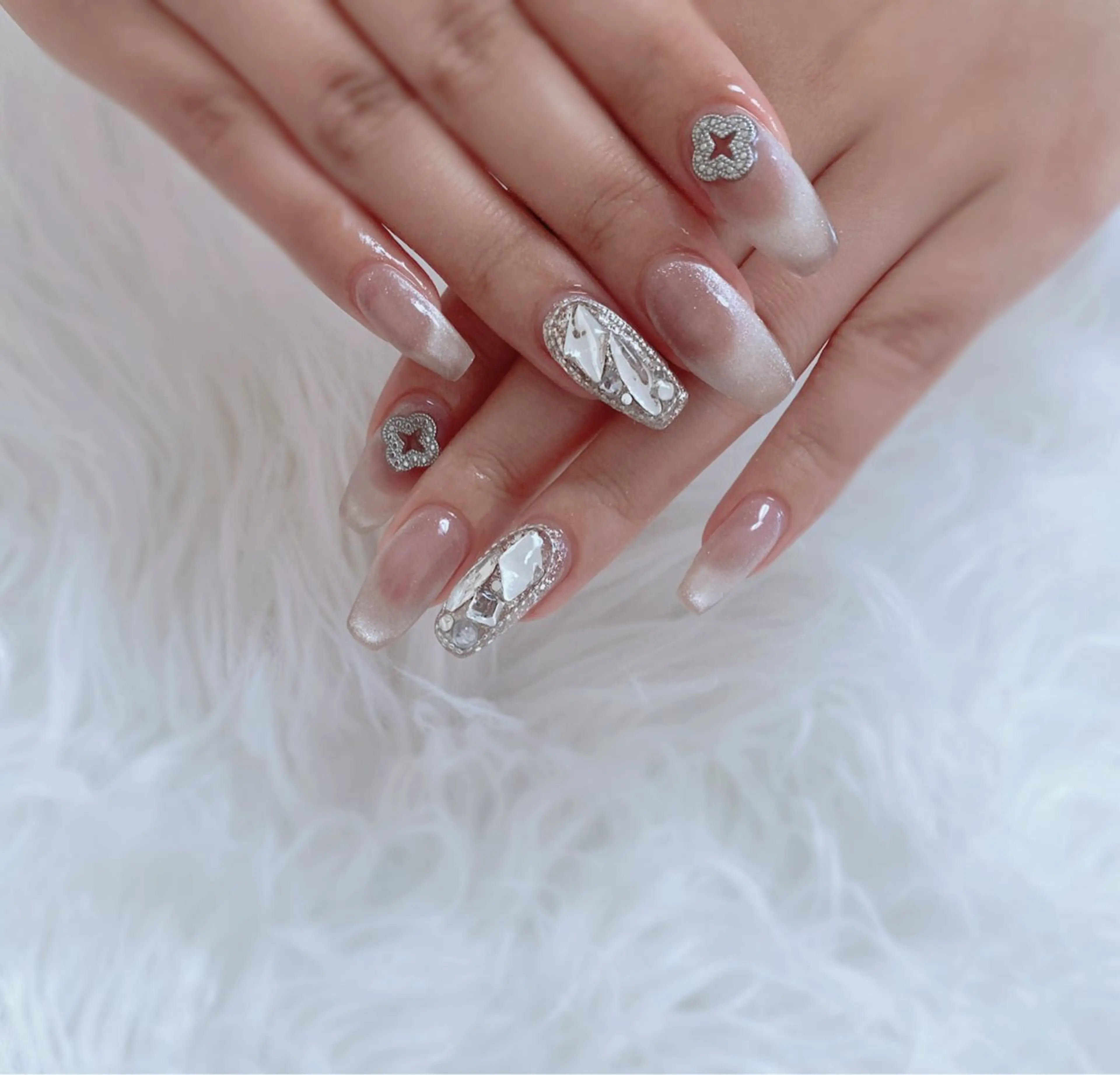 ネイル ESPOIR Ｎのネイルデザイン