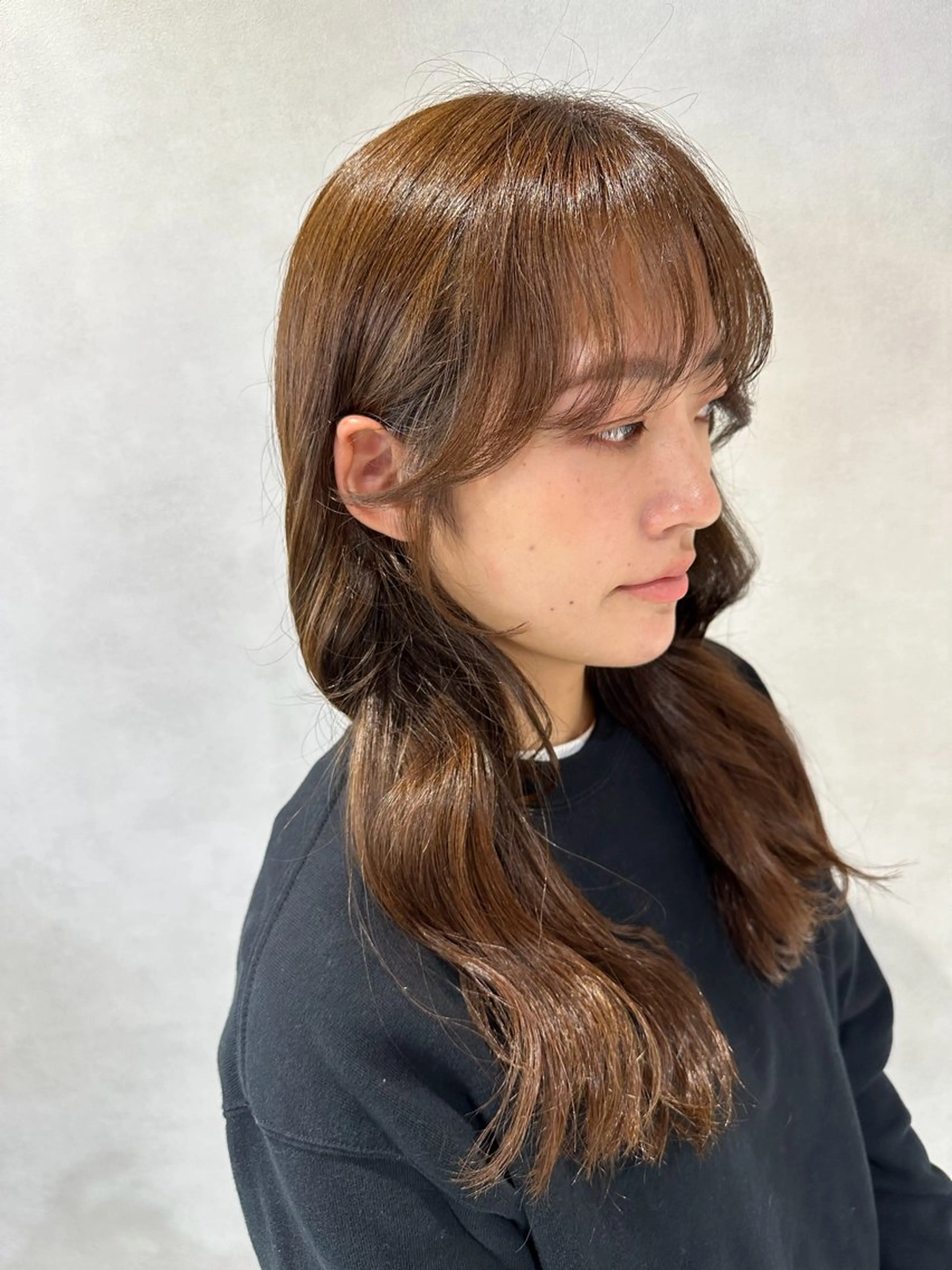 ロング カラー ブリーチ 透明感カラー ダブルカラー ブリーチなしカラー 顔まわりレイヤー 大人レイヤー& 透明感カラー💄のヘアスタイル