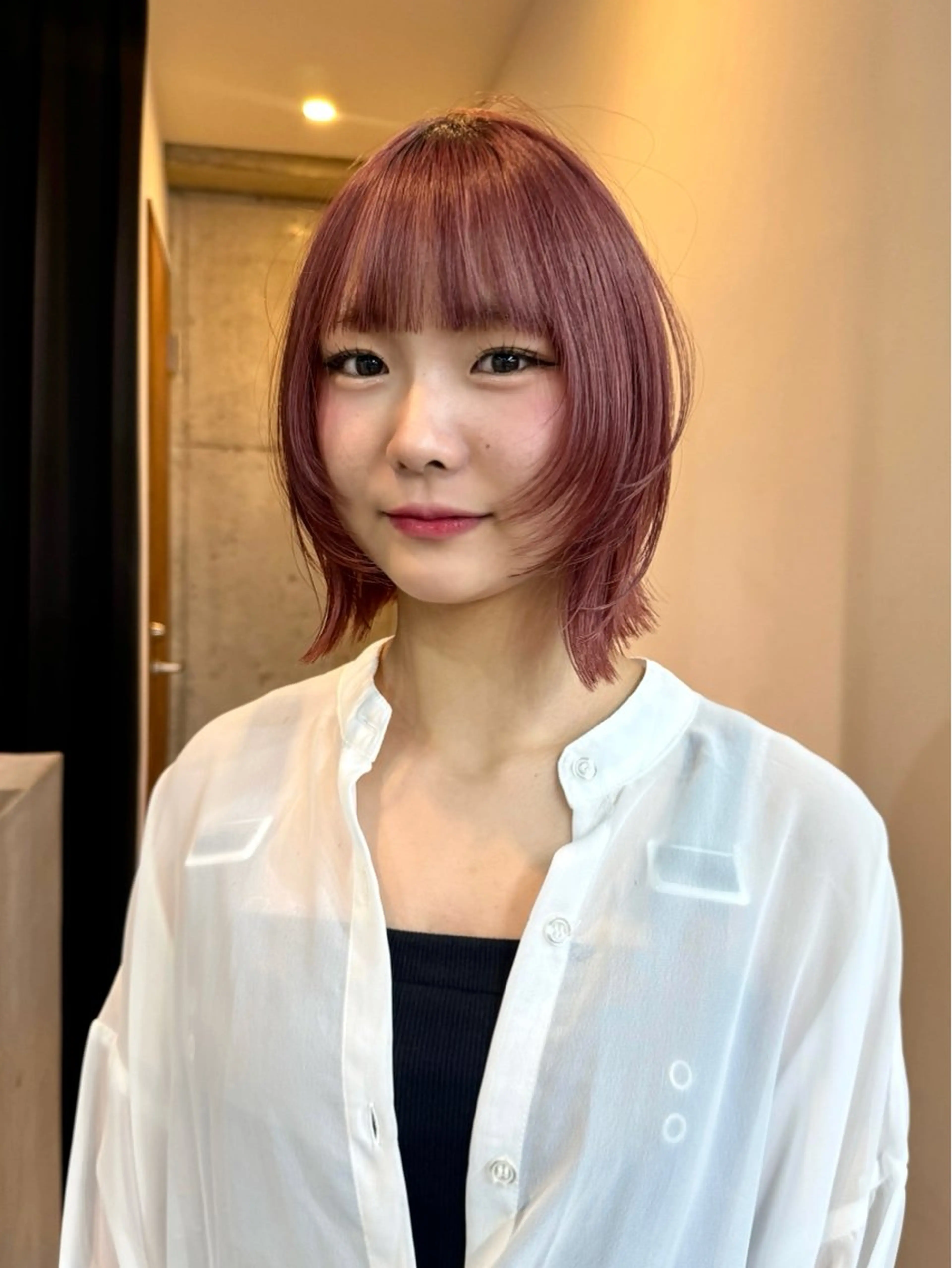 ショート カラー ブラウンカラー ピンクカラー ピンクブラウン ヘアカラー トリートメント 切りっぱなしボブ/ ブリーチカラー/大塚のヘアスタイル