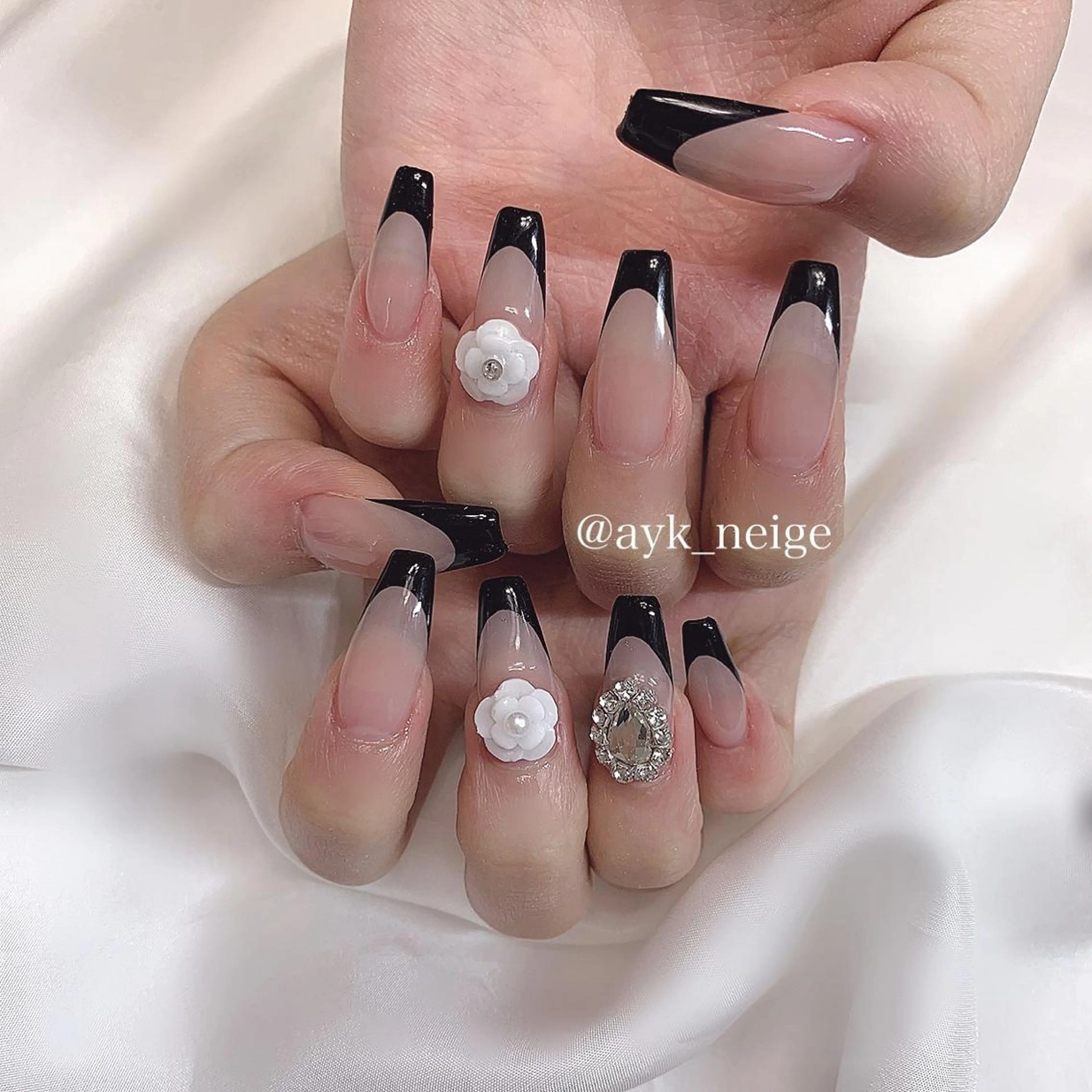 ネイル フレンチネイル ハート 韓国ネイル 冬ネイル n'eige nail所属・大谷 綾香のネイルデザイン