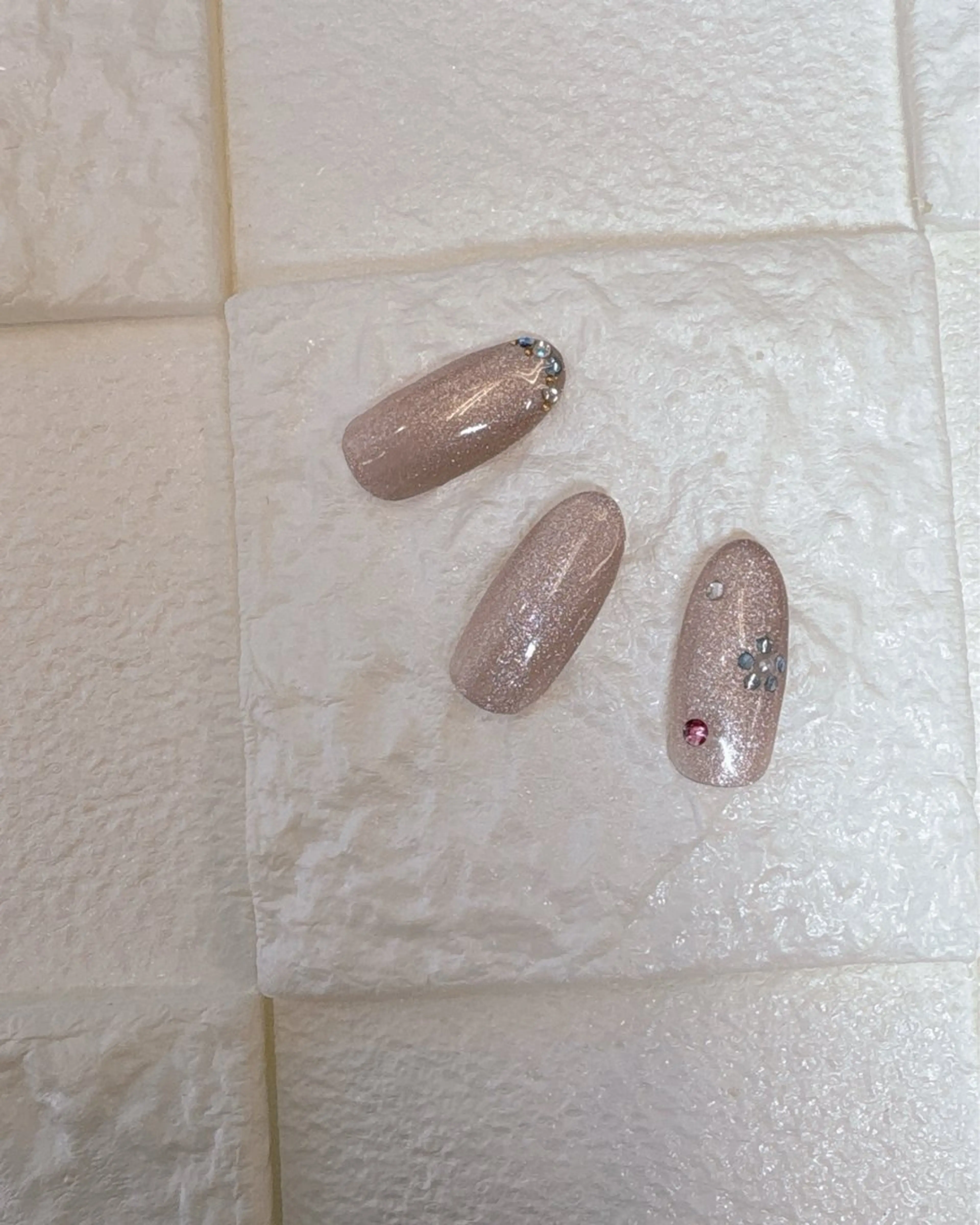 ネイル マグネットネイル ストーンネイル ハンドネイル NAIL GALLERY Avant【アヴァン】伊丹店所属・Avant Sakiのネイルデザイン