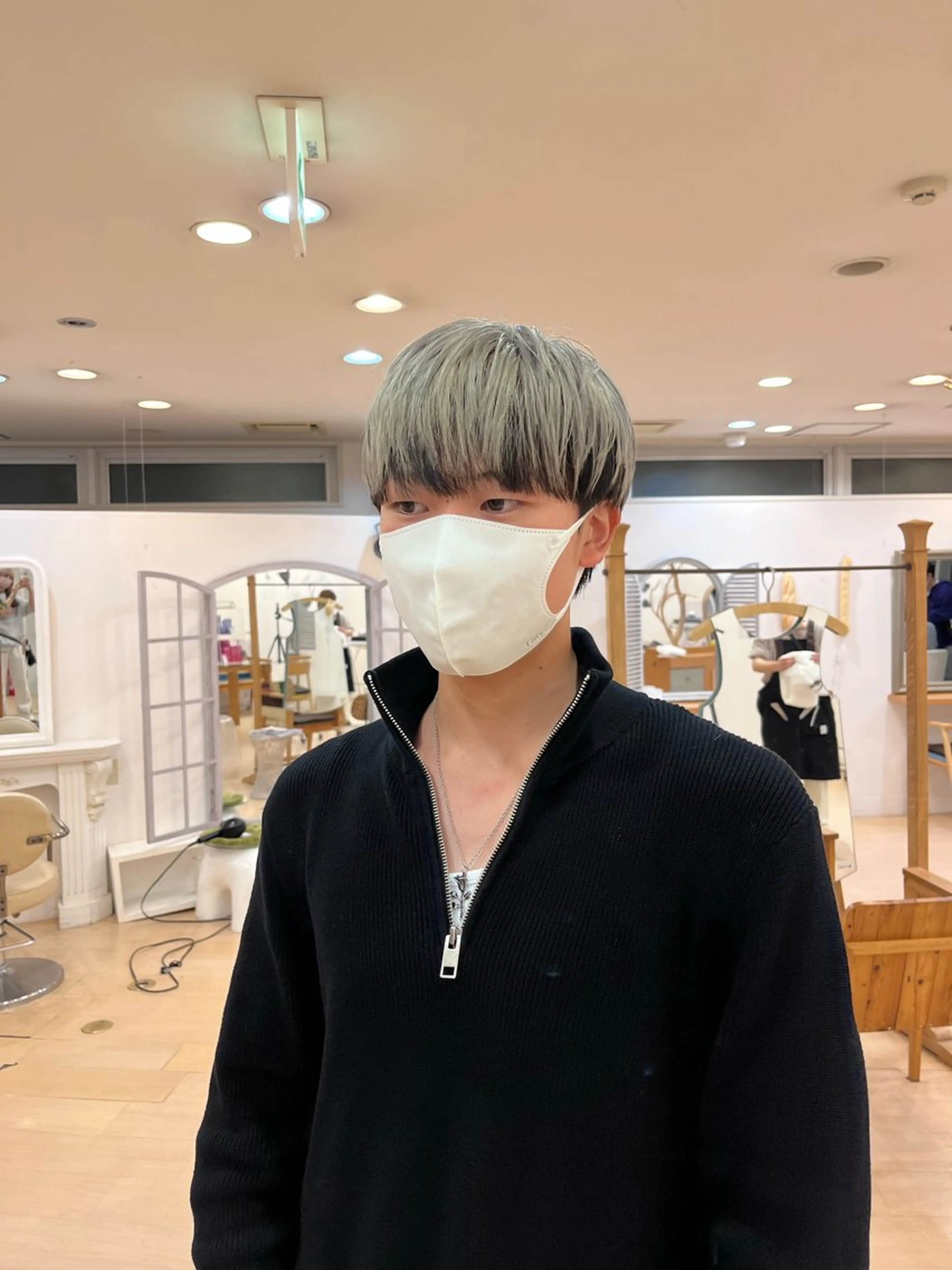 カラー メンズ メンズブリーチ マッシュ ブリーチ デザインカラー シルバー 💠つたふうか/ 韓国/メンズヘア💠のヘアスタイル