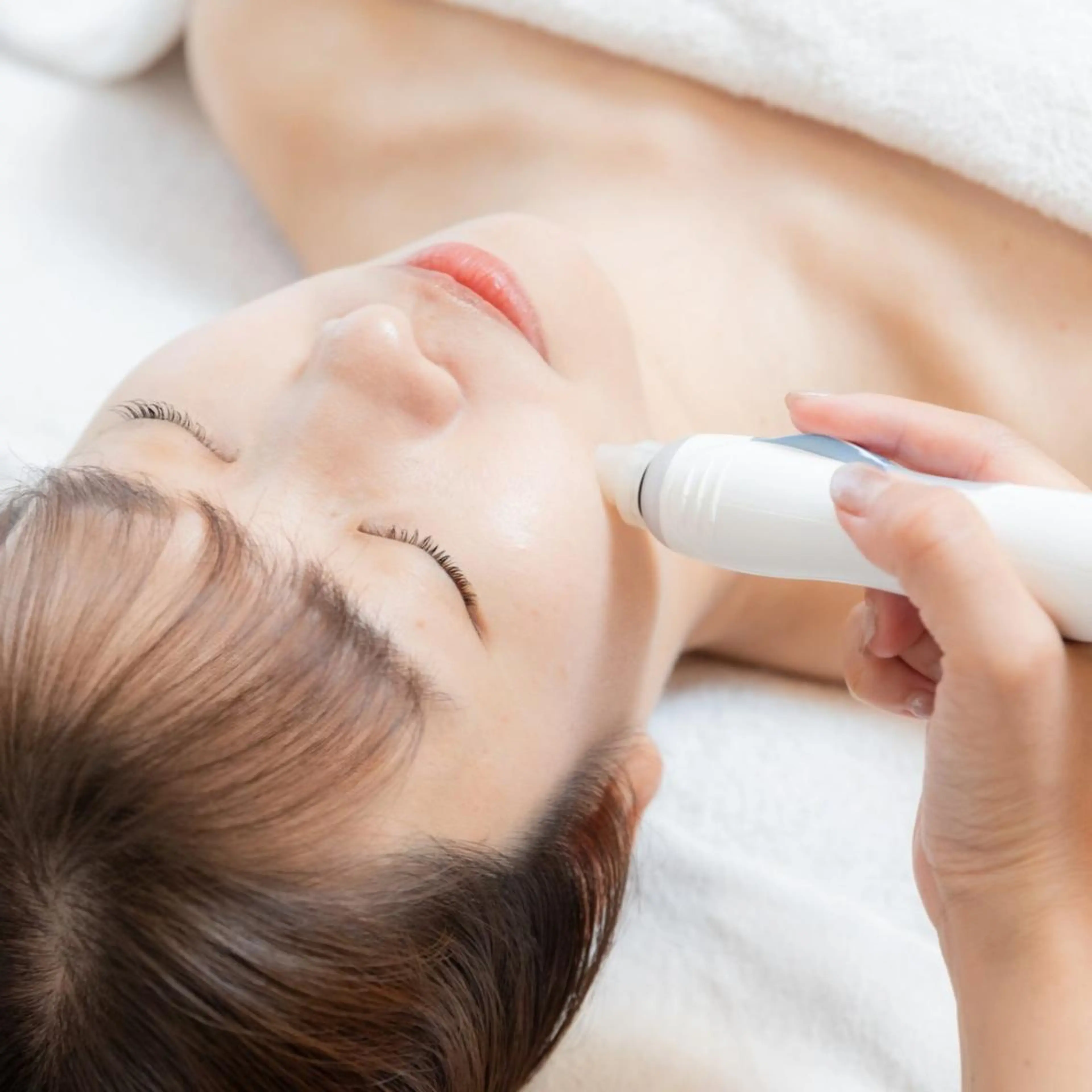 【活性酸素を除去】毛穴洗浄✨ハイドラフェイシャル(AQUA Sure)アクアピール+頭皮洗浄　　22000円→6900円の写真