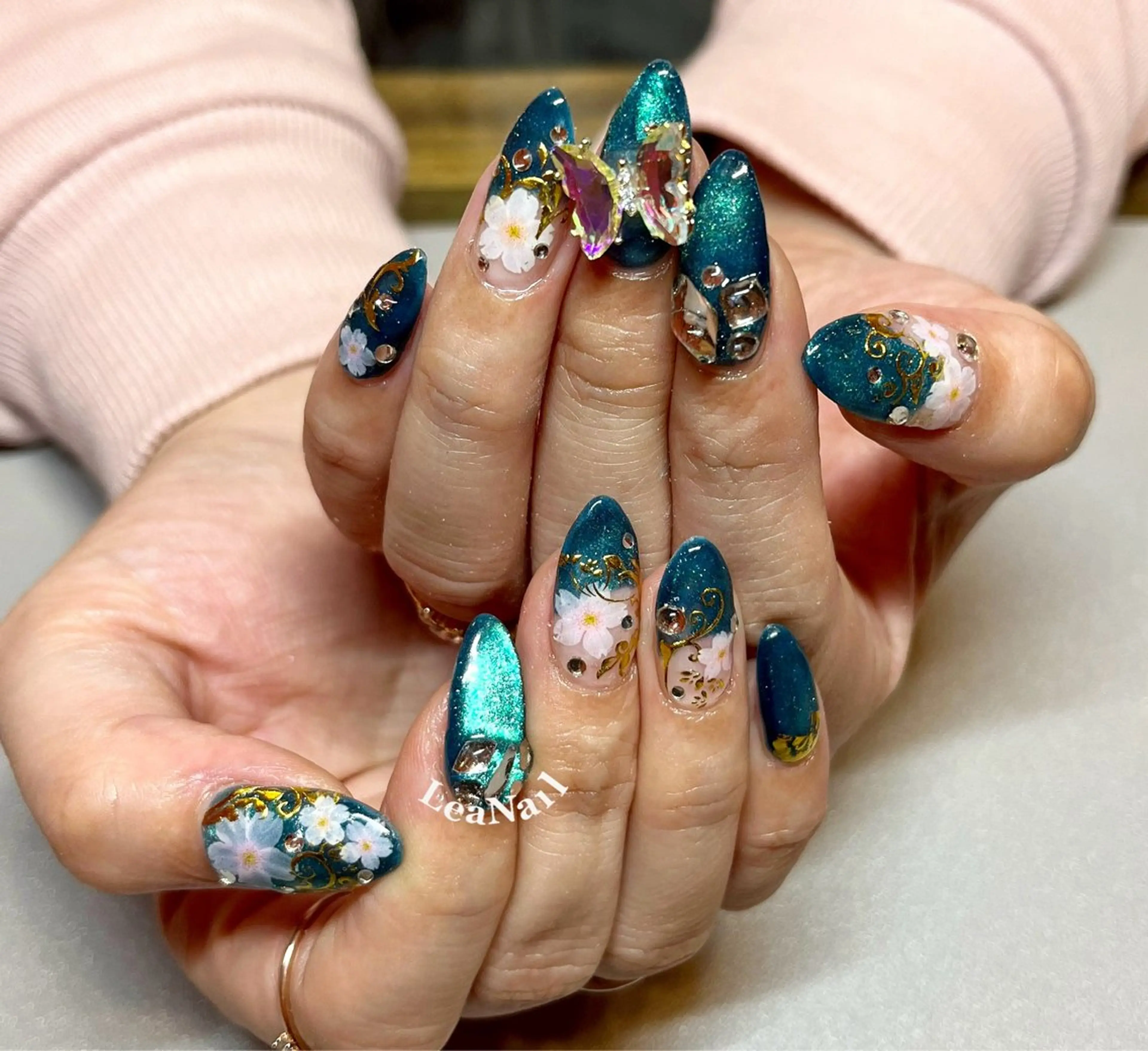 ネイル ブルー グリーン マグネットネイル 持ち込み Lea Nailのネイルデザイン