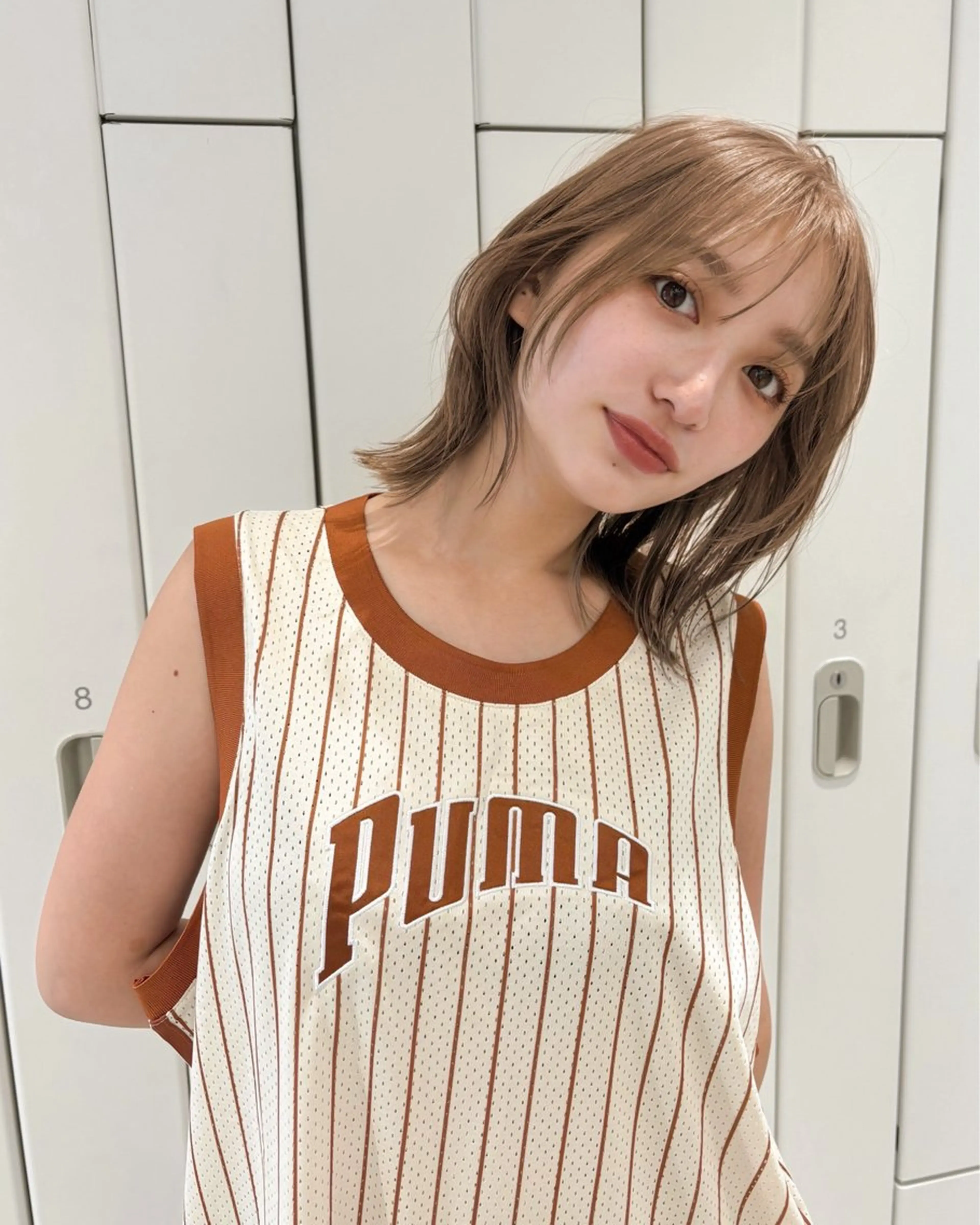 ミディアム カラー ブリーチ 脇野 茉優のヘアスタイル