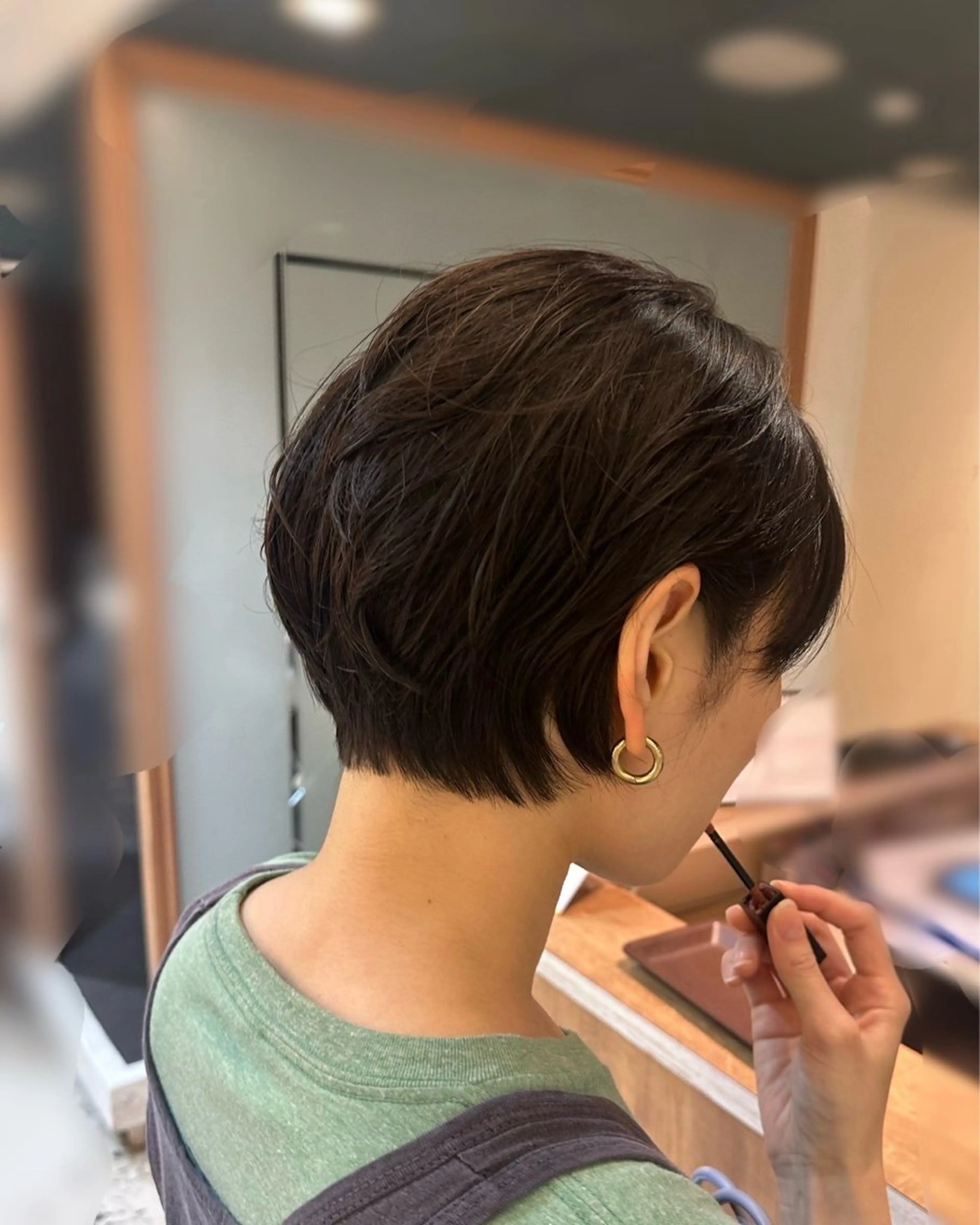 ショート タツキ／レイヤー／ パーマ／艶カラーのヘアスタイル