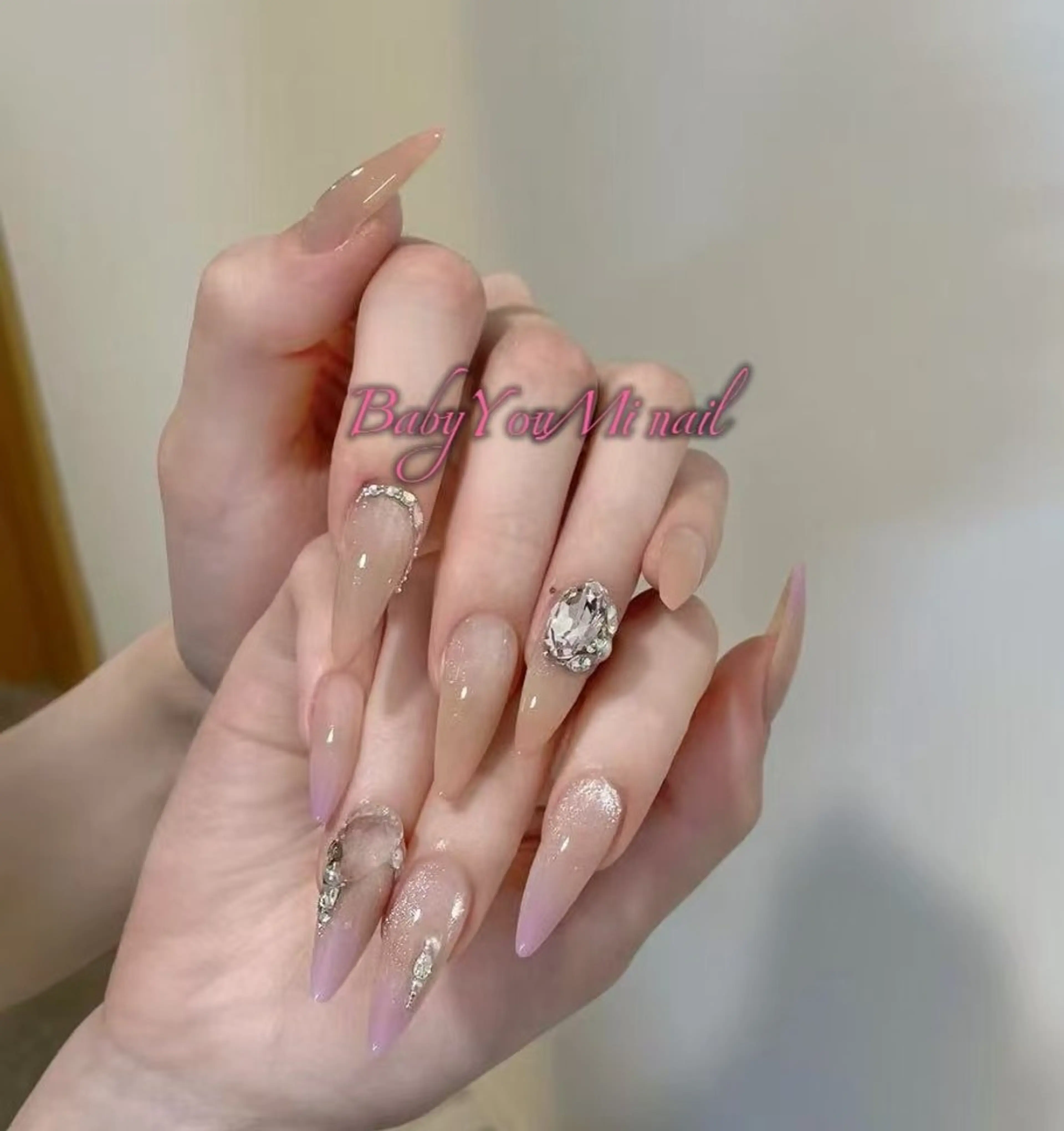 ネイル オーロラネイル フラワーネイル フットネイル フレンチネイル ジェルネイル ハンドネイル Oomiya 服部のネイルデザイン