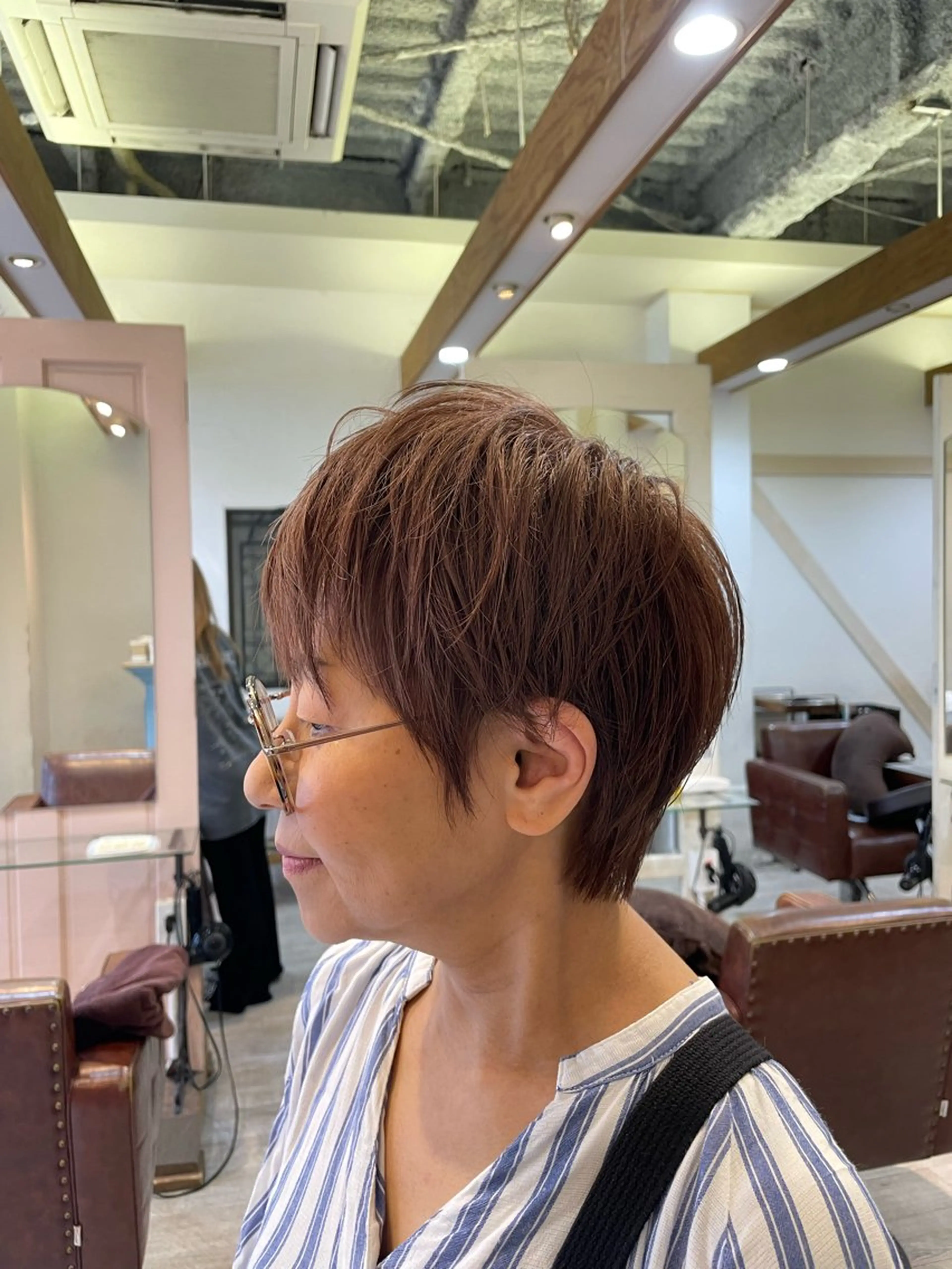 ショート カラー ハンサムショート ショートヘア カット ヘアカラー 立川・くびれミディ 旬なデザインカラーのヘアスタイル