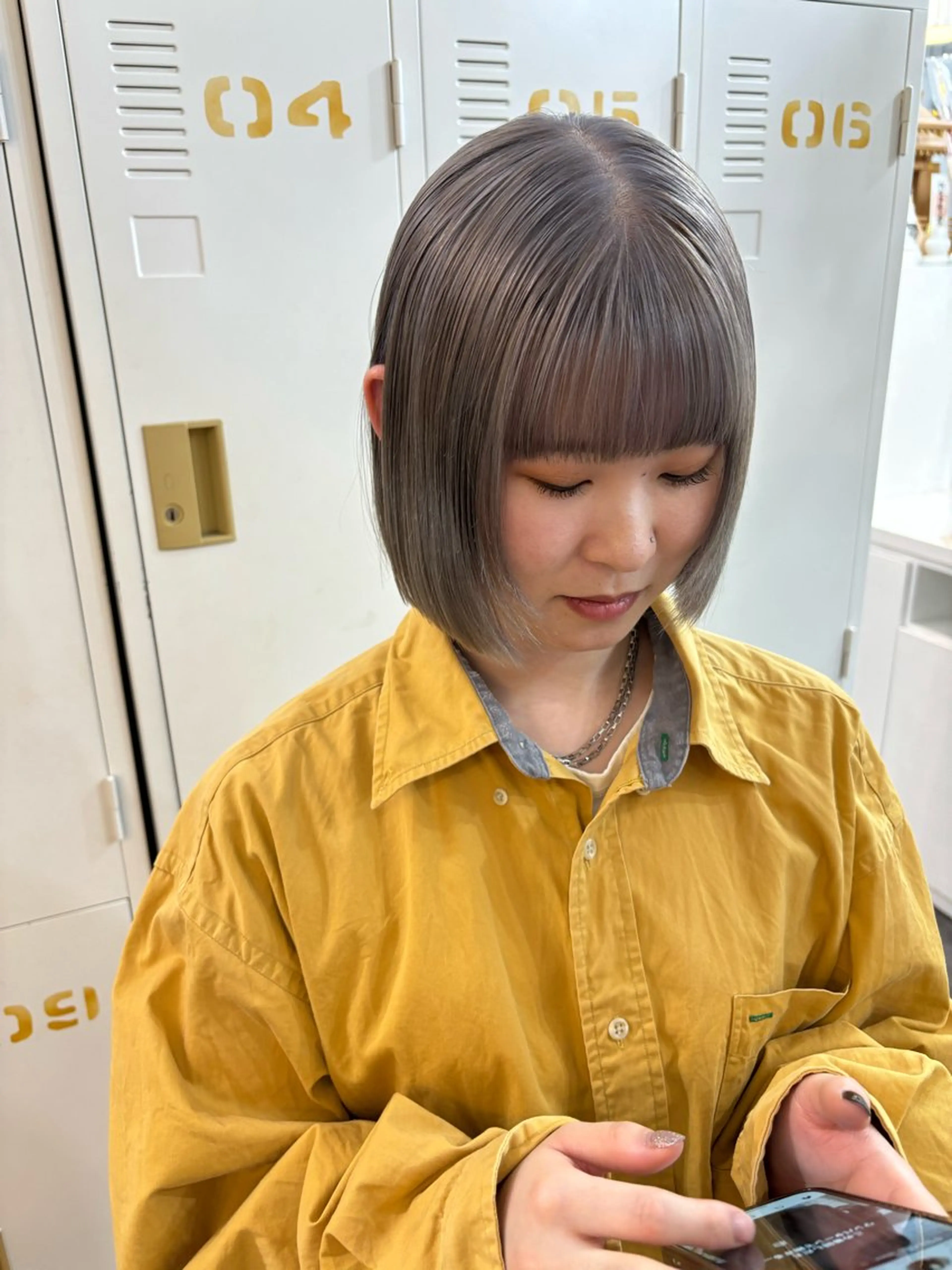 ミディアム カラー ラベンダーカラー シルバー LOMARLIE JURIAのヘアスタイル