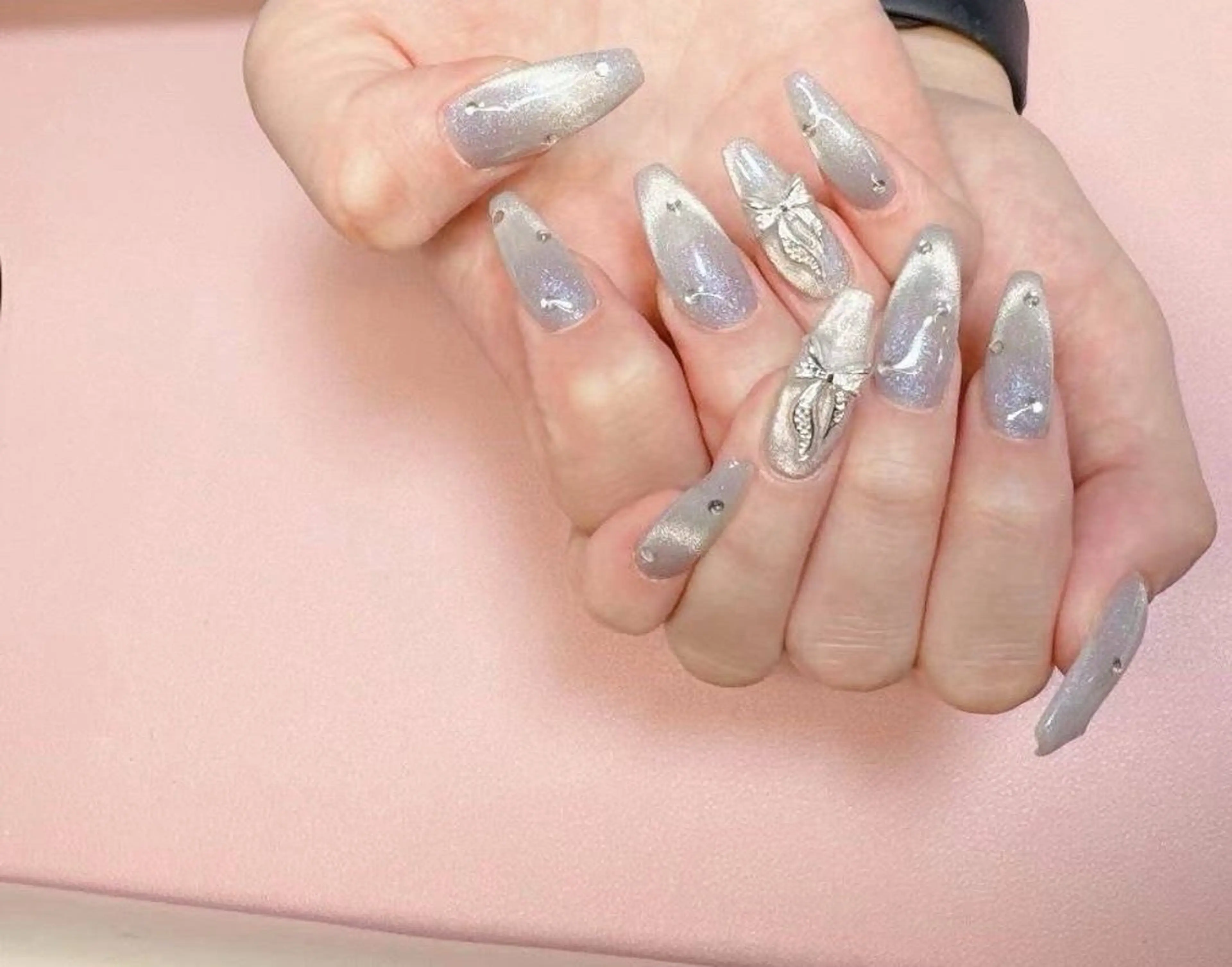 ネイル pink ladyサロン所属・べ にのネイルデザイン