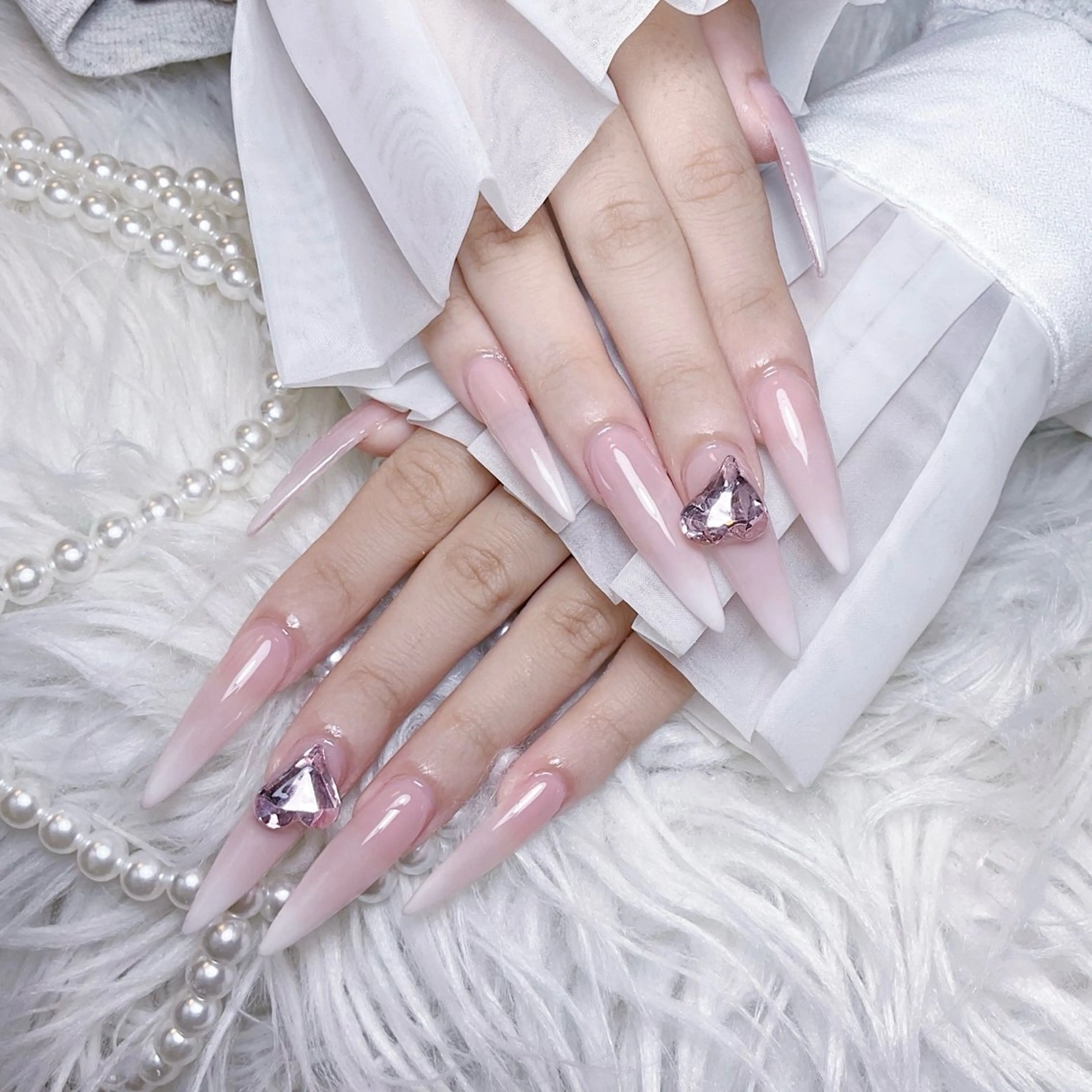 ネイル ハンドネイル 🌈Yun nail hyejin💋のネイルデザイン