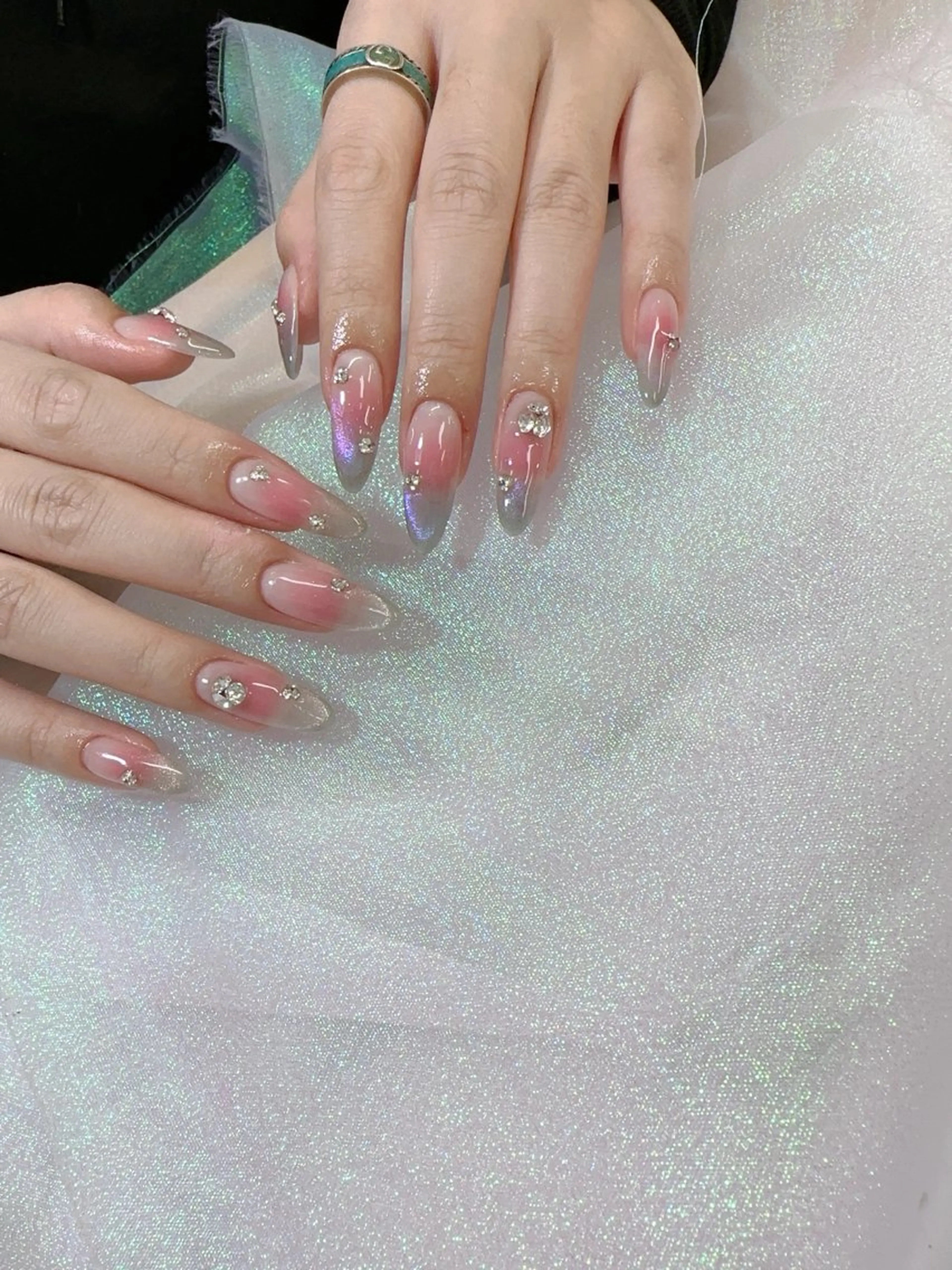 ネイル Hey🌈NAIL 長さ出し専門店のネイルデザイン