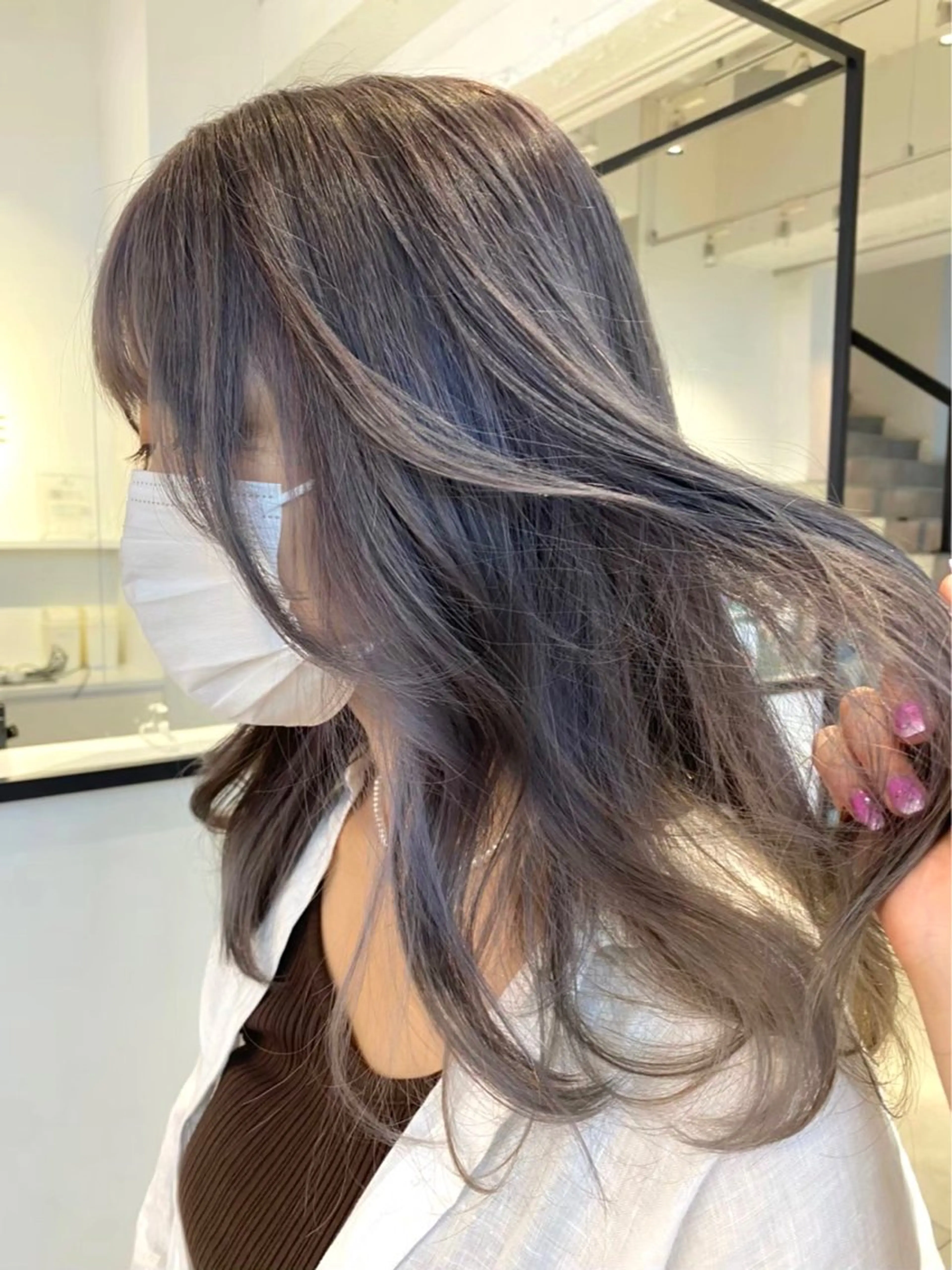 ロング カラー アッシュ ベージュカラー ブリーチ ブラウンカラー ケアブリーチ emu所属・けいこ🍊ニュアンス ネイル/個性派ネイルのネイルデザイン